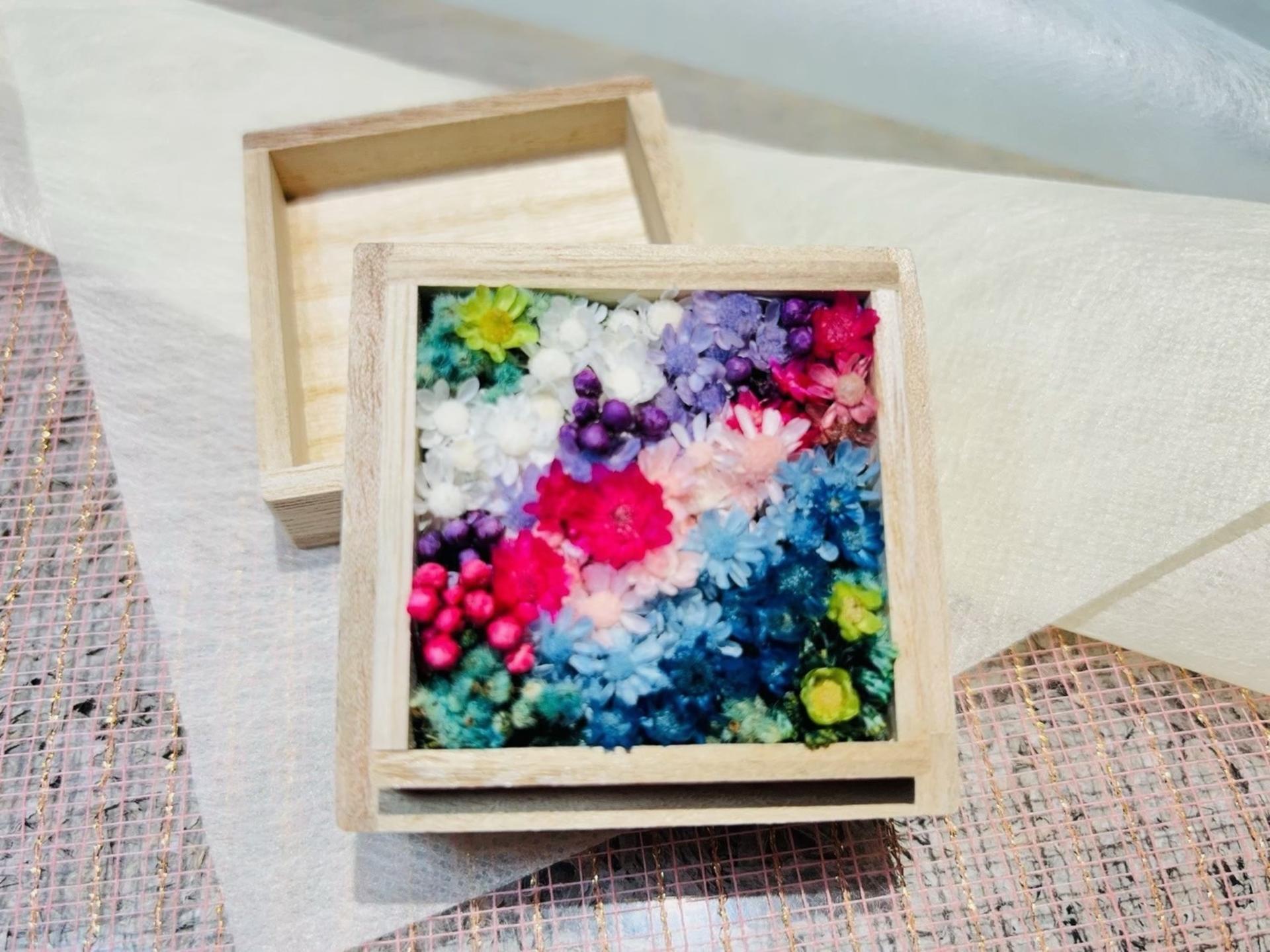 Shinjuku Japanese-style Mini Flower Garden Creation Experience - Thumbnail 6