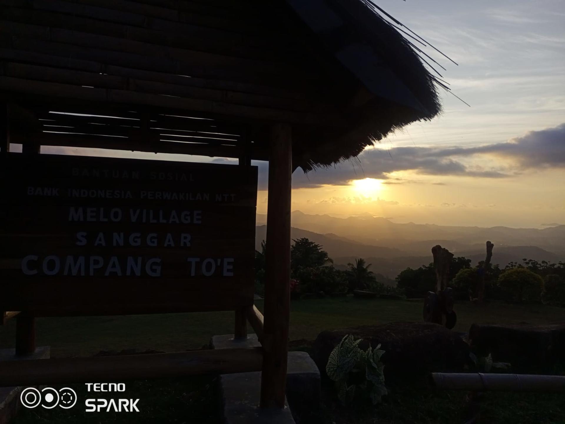 Kampung Melo And Batu Cermin Cave Day Tour in Labuan Bajo - Thumbnail 3