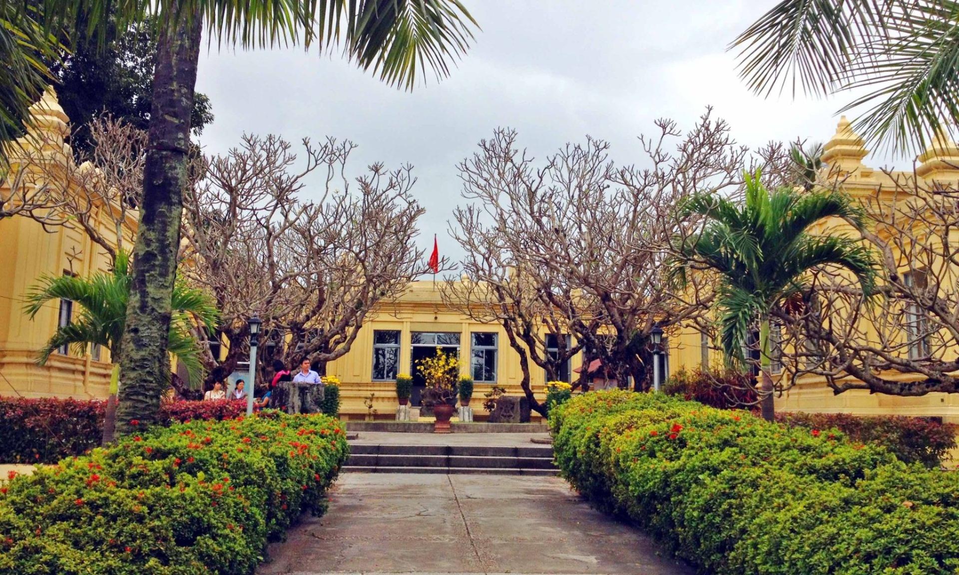Da Nang City Highlights and Hoi An Day Tour - Thumbnail 2