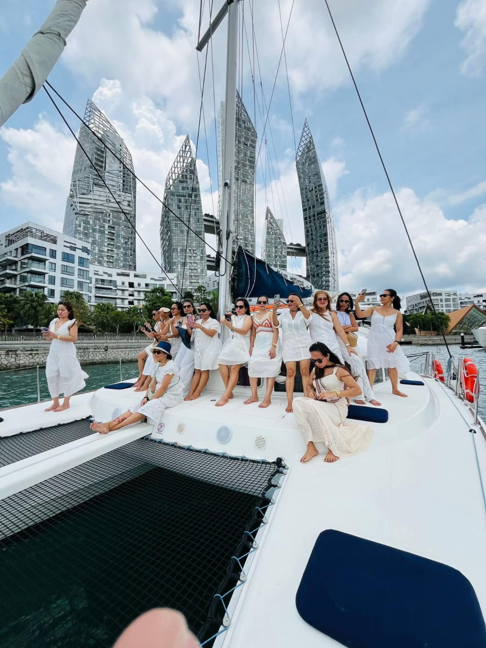 Singapore Private Yacht Charter (Sunlight) by White Sails - Thumbnail 3