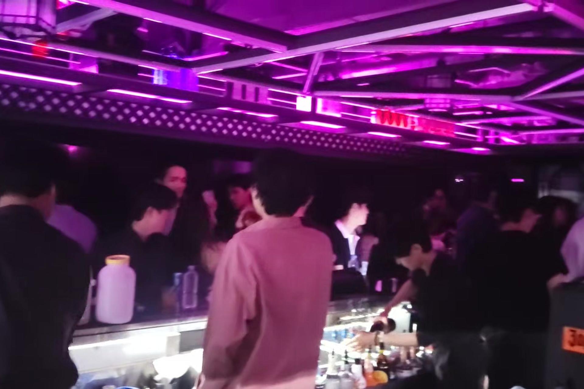 Seoul Jongno Nightlife Tour: Pocha & VIP Club Access - Thumbnail 2