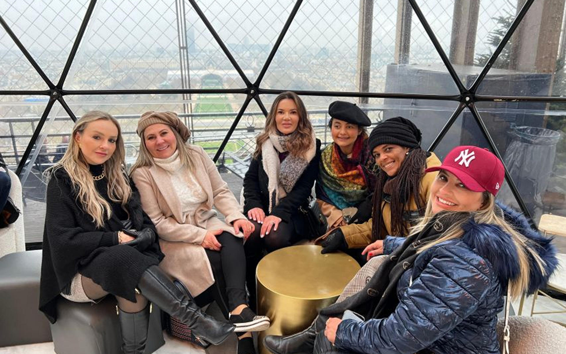 Eiffel Tower Guided Tour with Seine River Cruise - Thumbnail 9