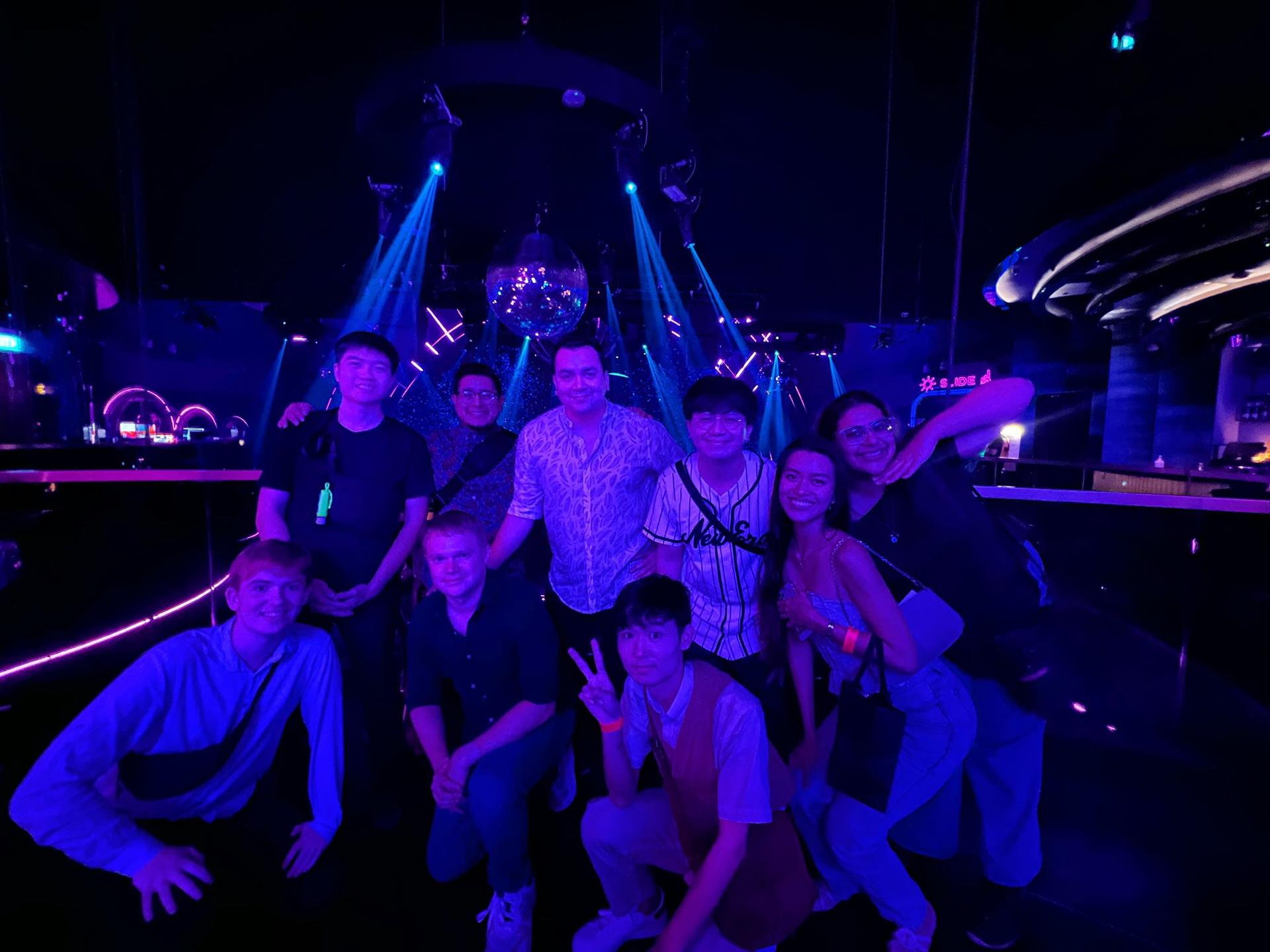 Party Singapore Heartland Pub Crawl - Sip Your Way to Adventure! - Thumbnail 6