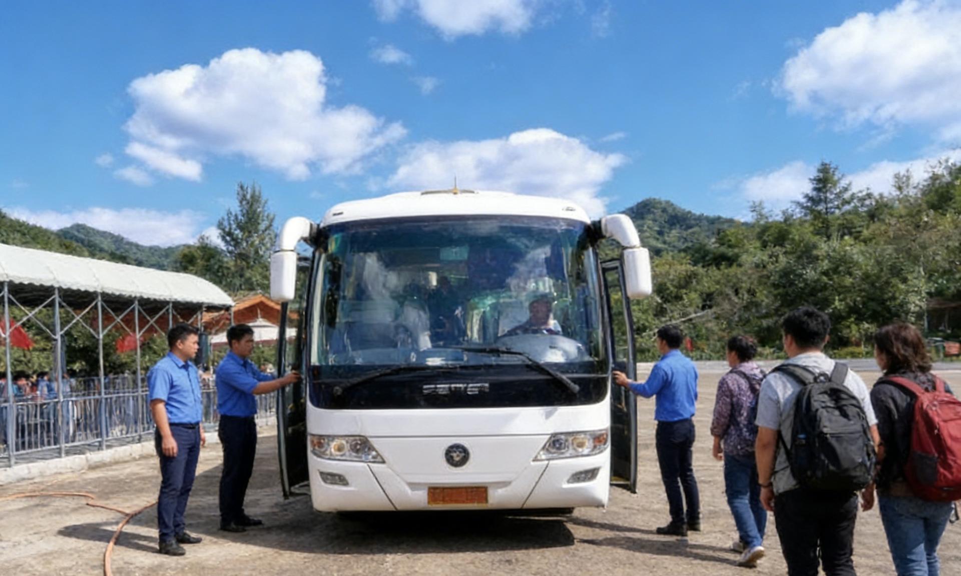 Private Tour to Mutianyu or Badaling Great Wall with VIP Fast Pass - Thumbnail 3