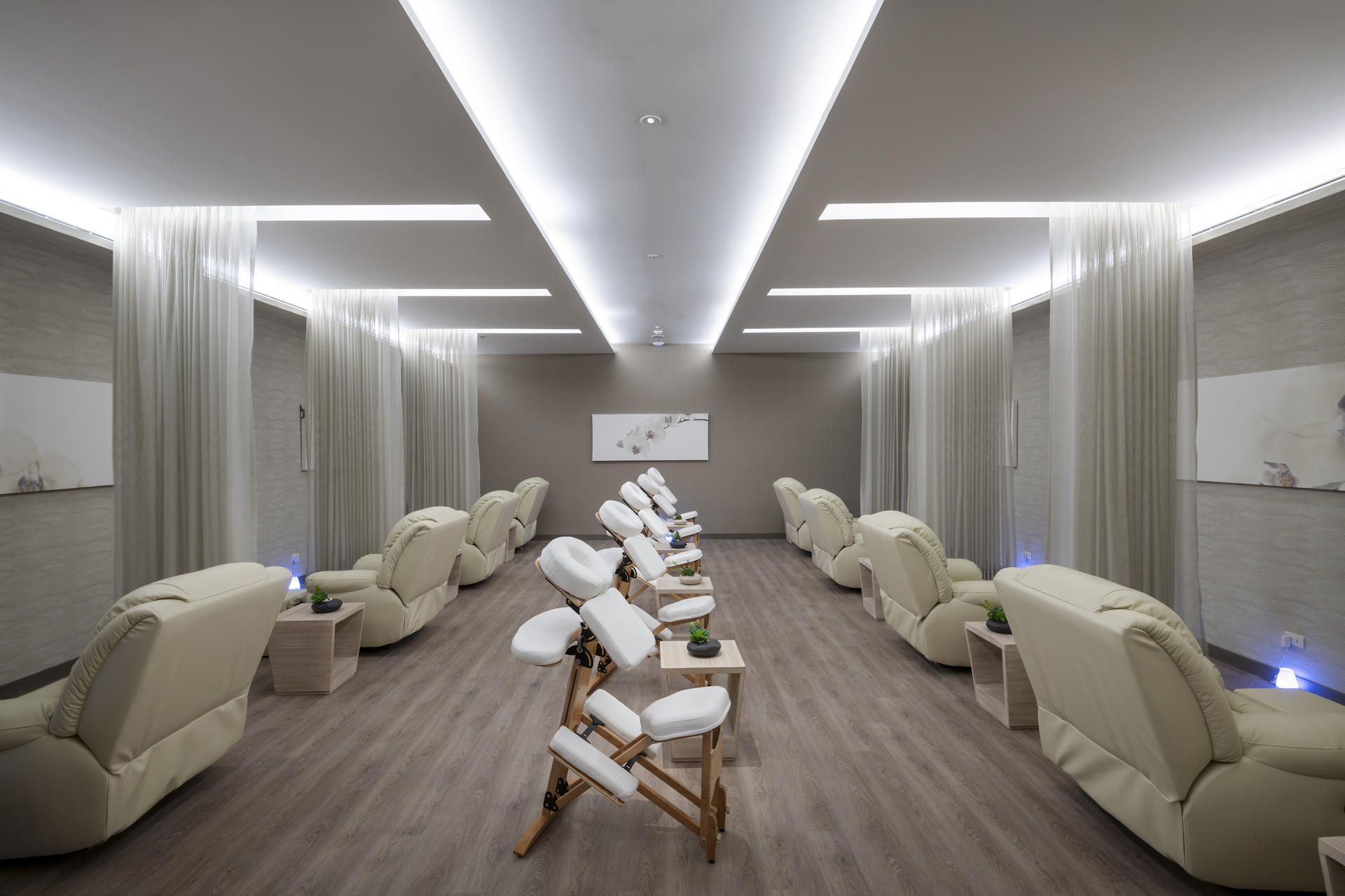 Let's Relax Spa at Central World in Bangkok - Thumbnail 20