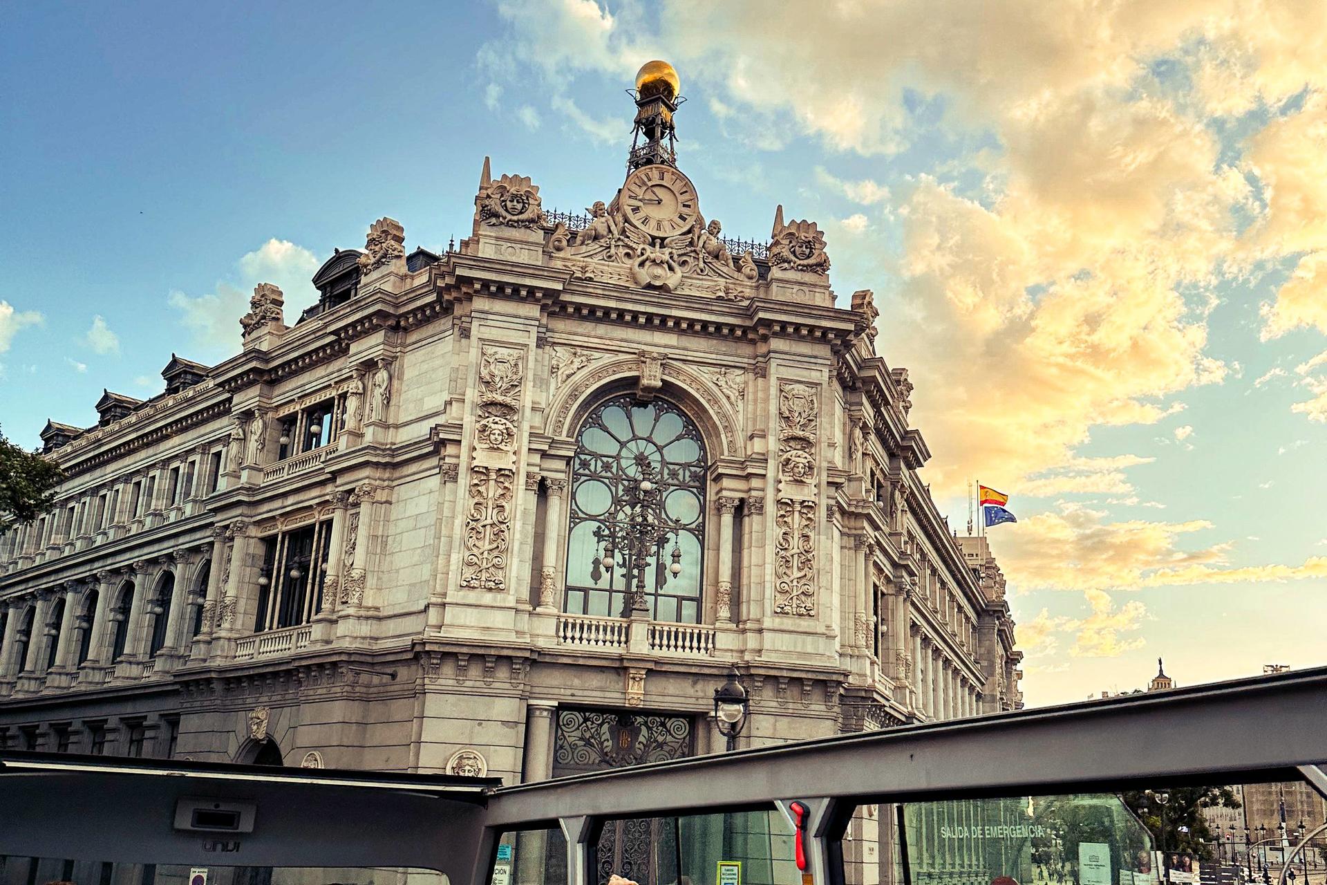 Madrid Hop-On Hop-Off Bus - Thumbnail 17
