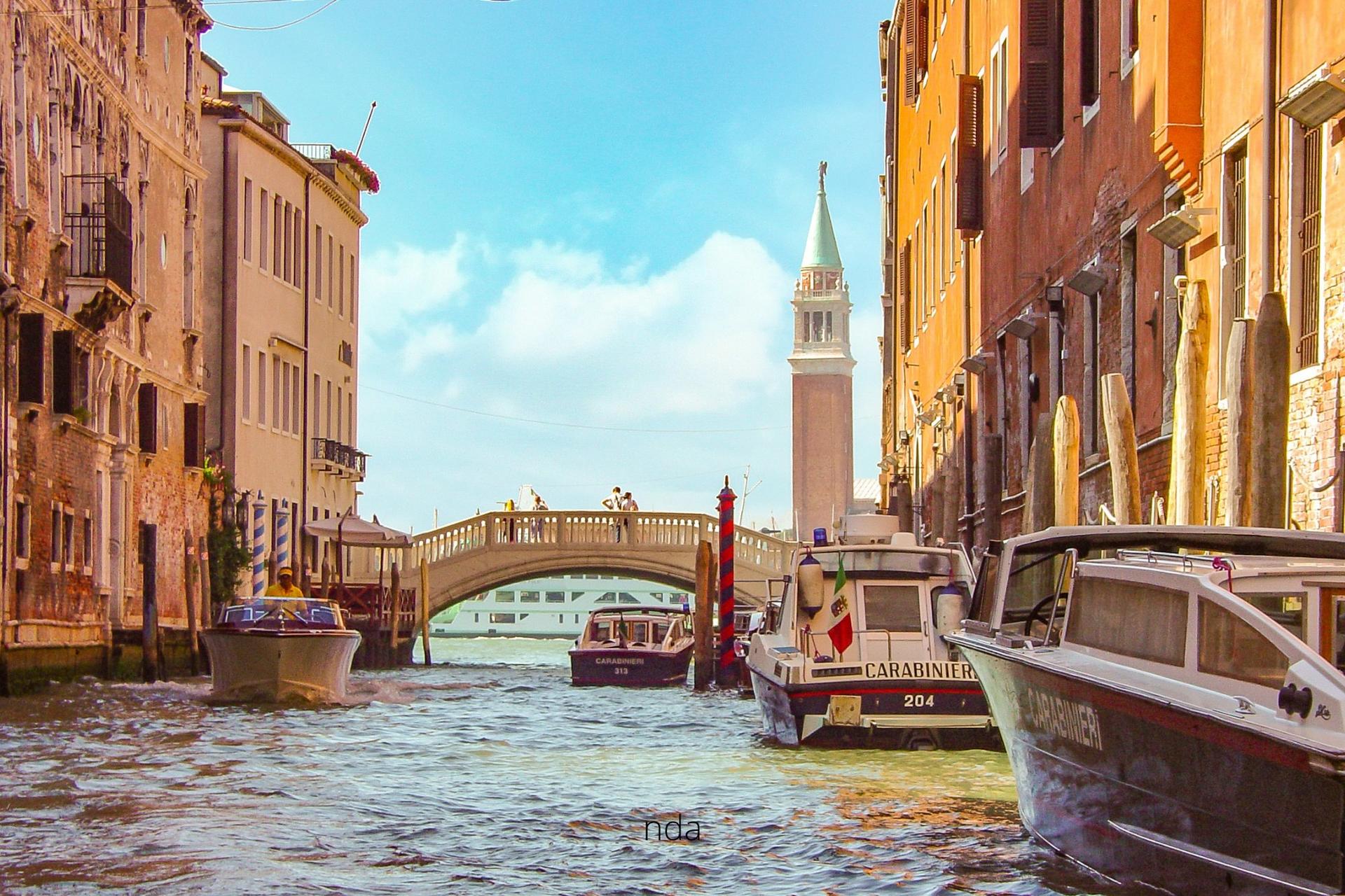 Venice Scavenger Hunt and City Highlights Day Trip - Thumbnail 2