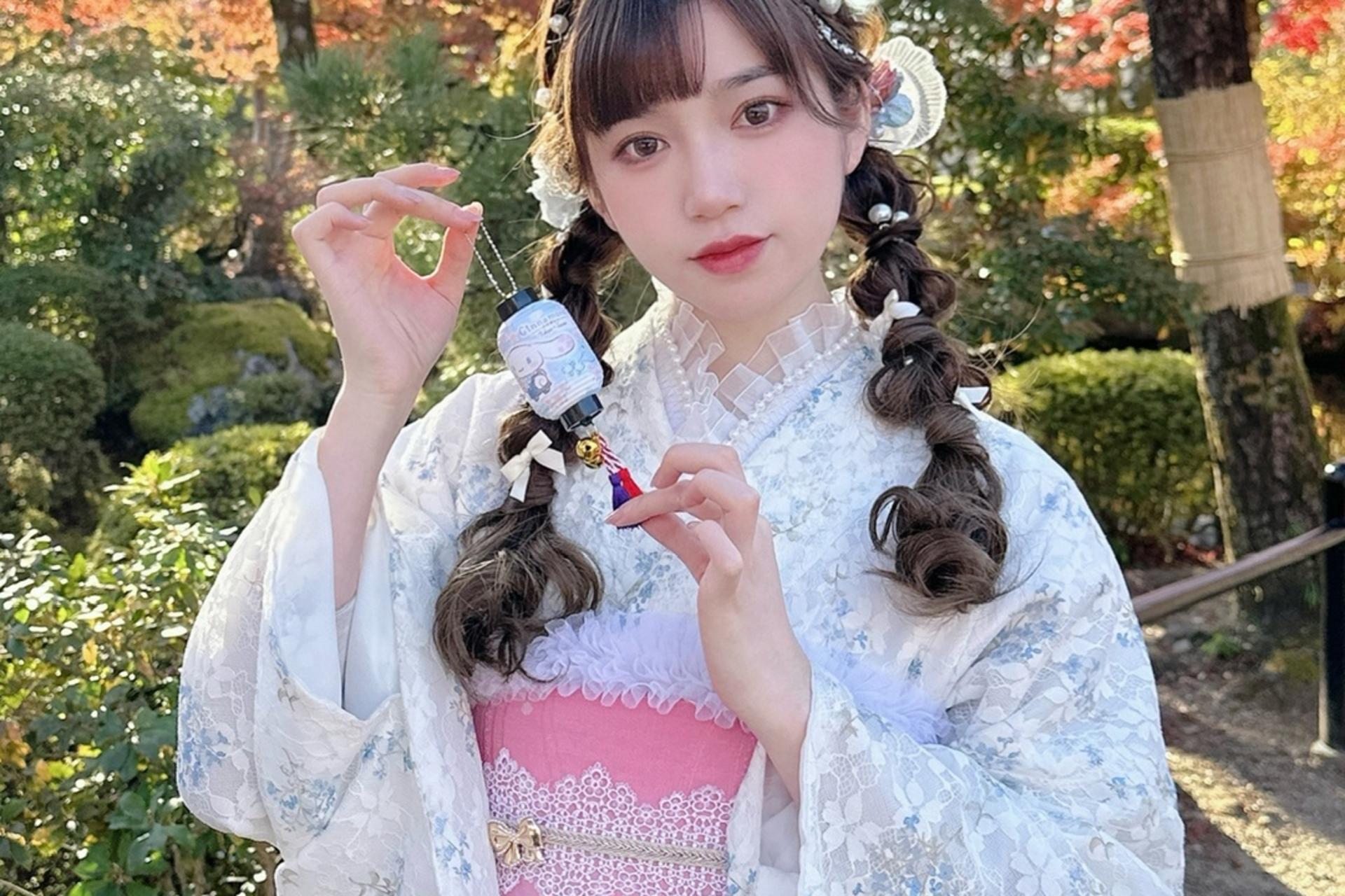 Tokyo Kimono, Furisode, and Yukata Rental Experience | Exquisite Hairstyling & Japanese Makeup & Photo Shoot (Ookini Asakusa Kaminarimon) - Thumbnail 6