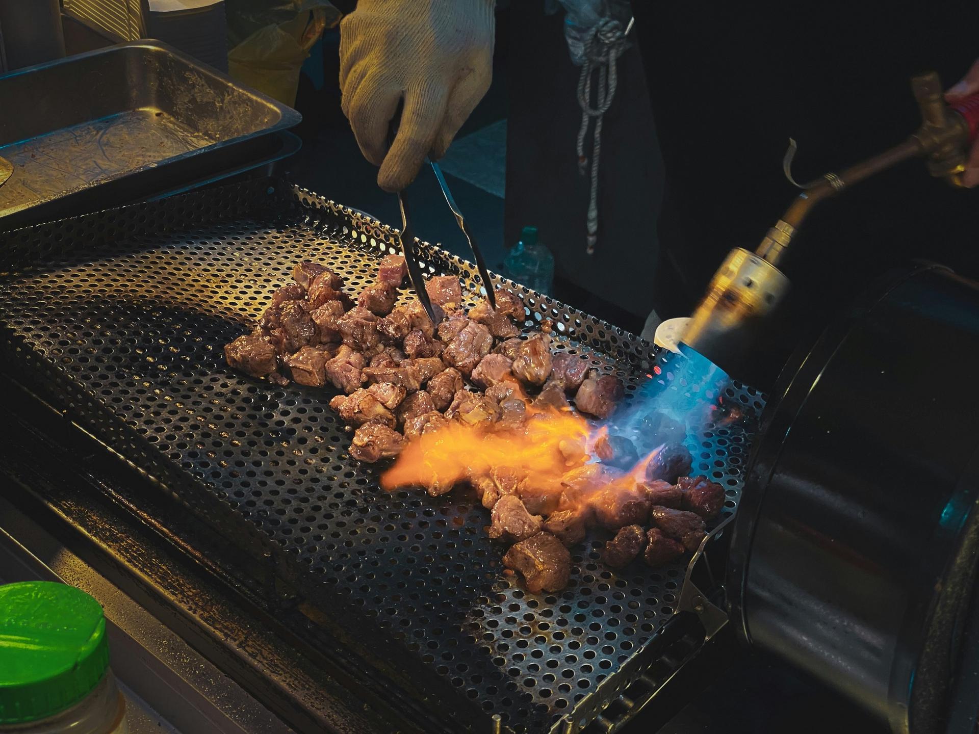 Kuromon Market & Dotonbori Food Tour with Wagyu in Osaka - Thumbnail 10