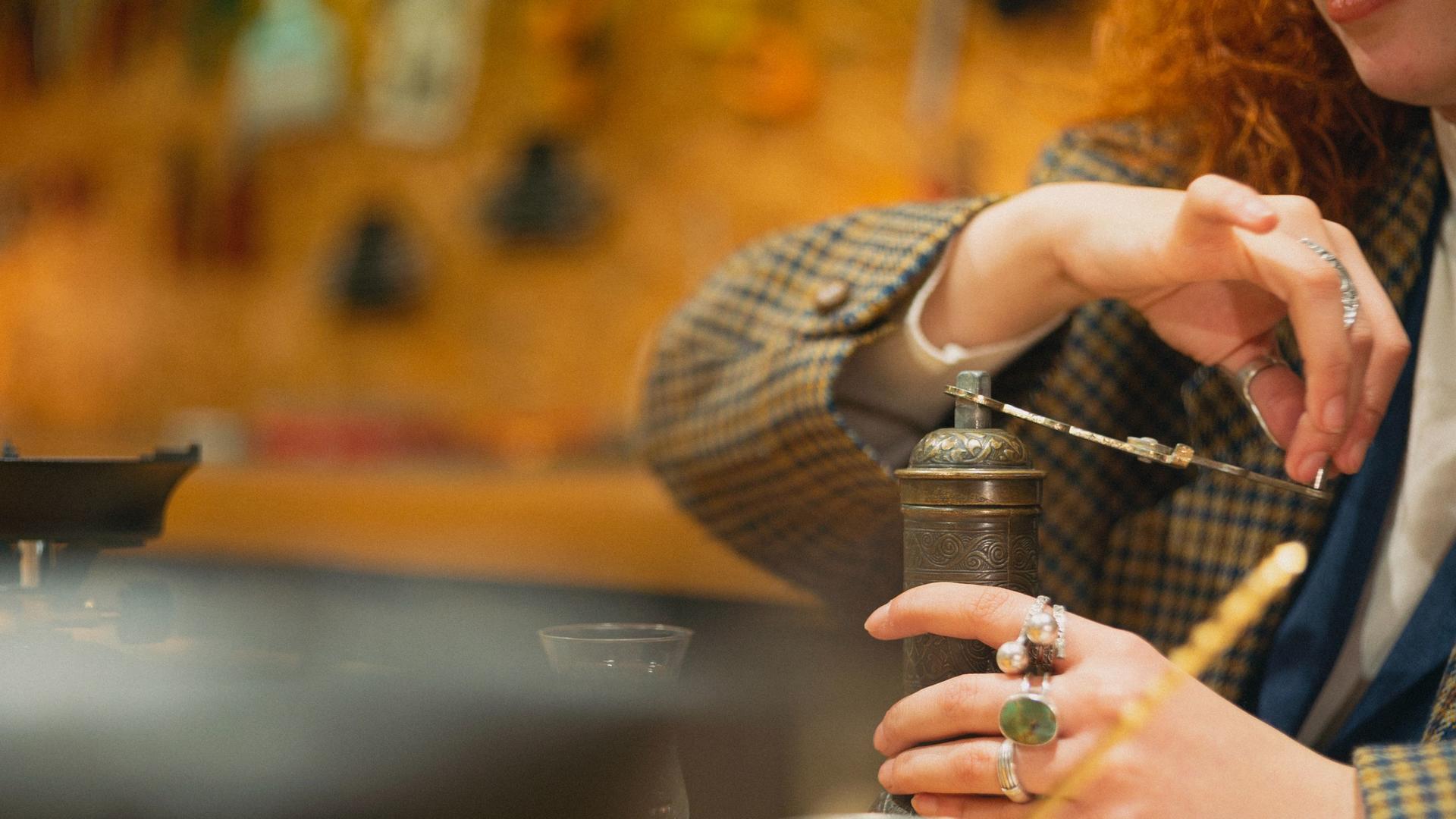 Turkish coffee & fortune telling experience in Istanbul - Thumbnail 9