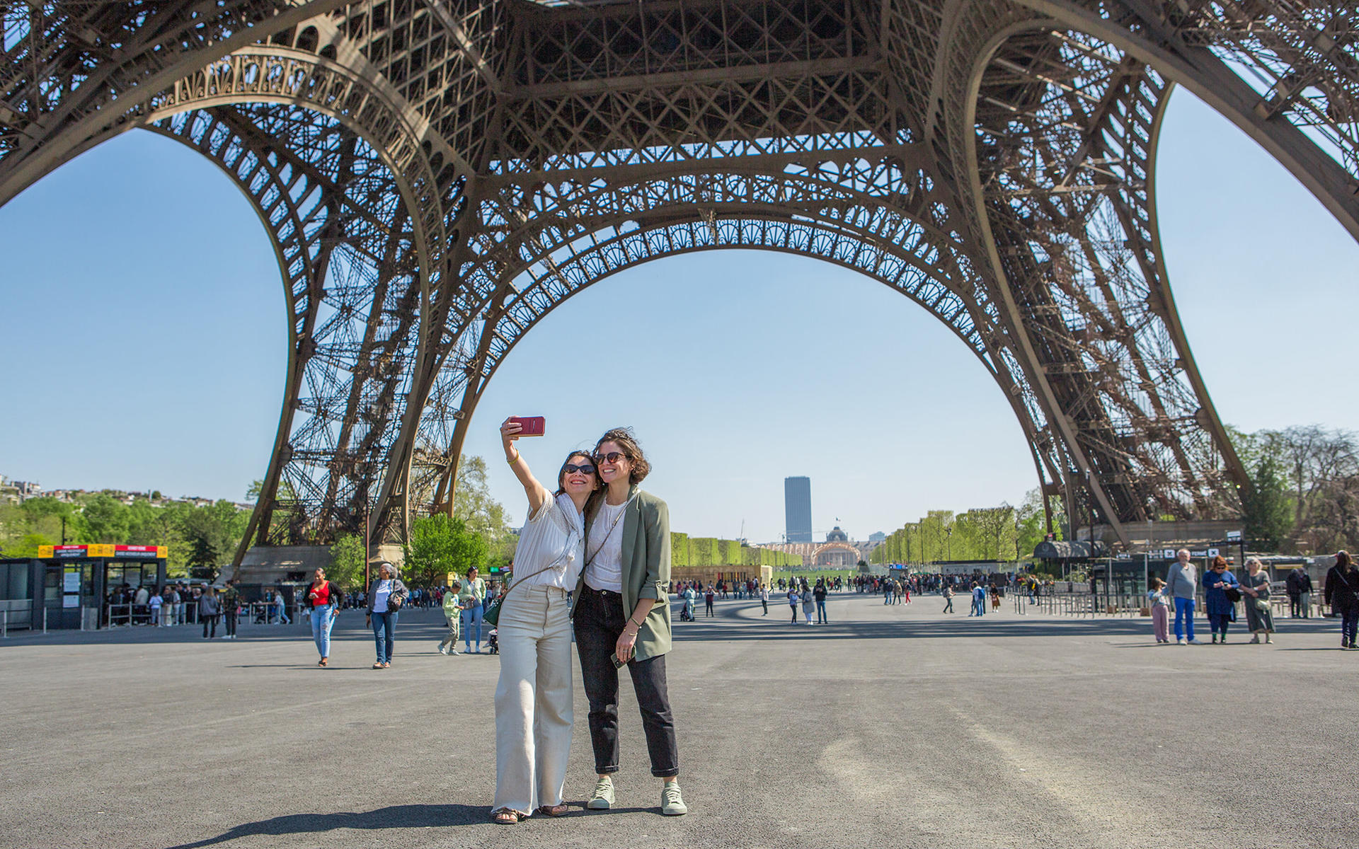 Eiffel Tower Reserved Access with Audio Guide - Thumbnail 5