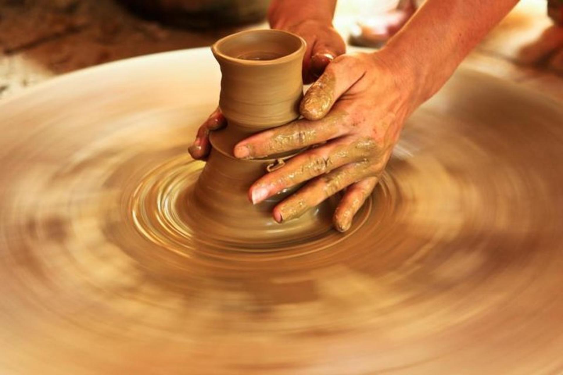 Hanoi Half-Day Jeep Tour to Bat Trang Pottery Village & Workshop - Thumbnail 9