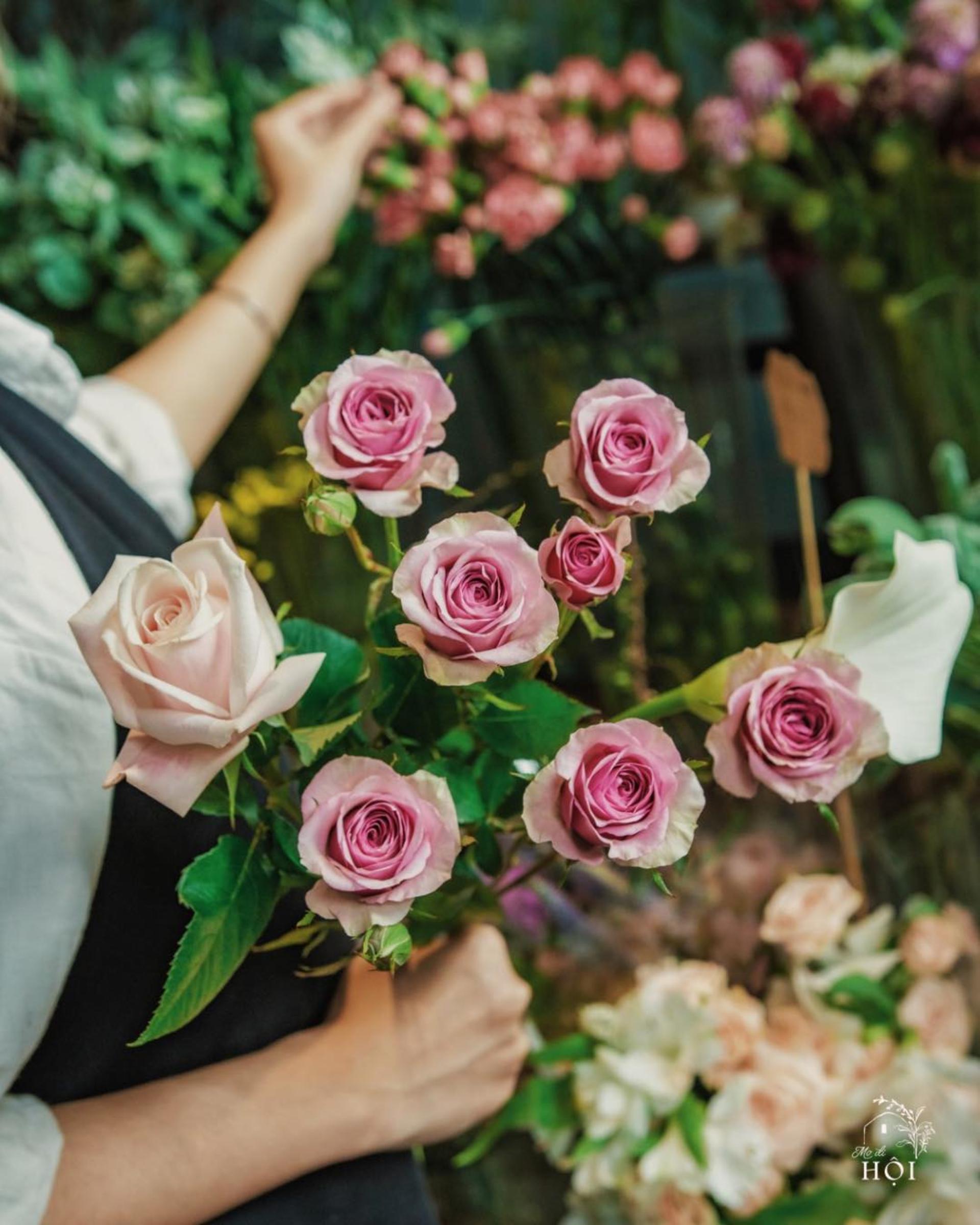 Ho Chi Minh City: Vietnamese Flower Arrangement Workshop - Thumbnail 6