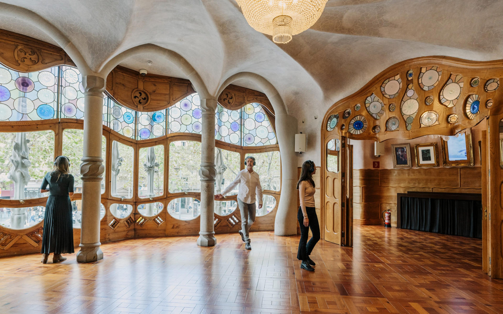 Casa Batllo Night Visit & Optional Rooftop Concert - Thumbnail 9