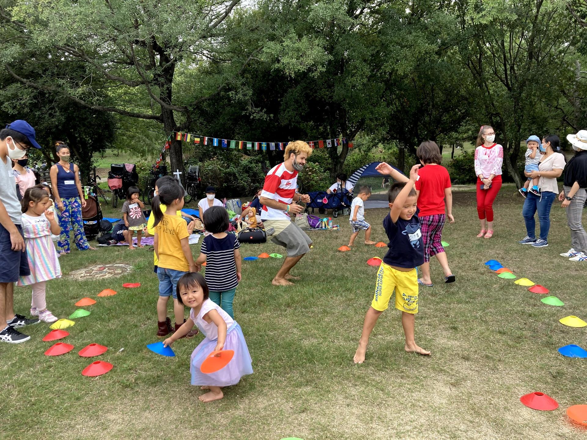 Picnic with Local Families at Yoyogi Park - Thumbnail 2
