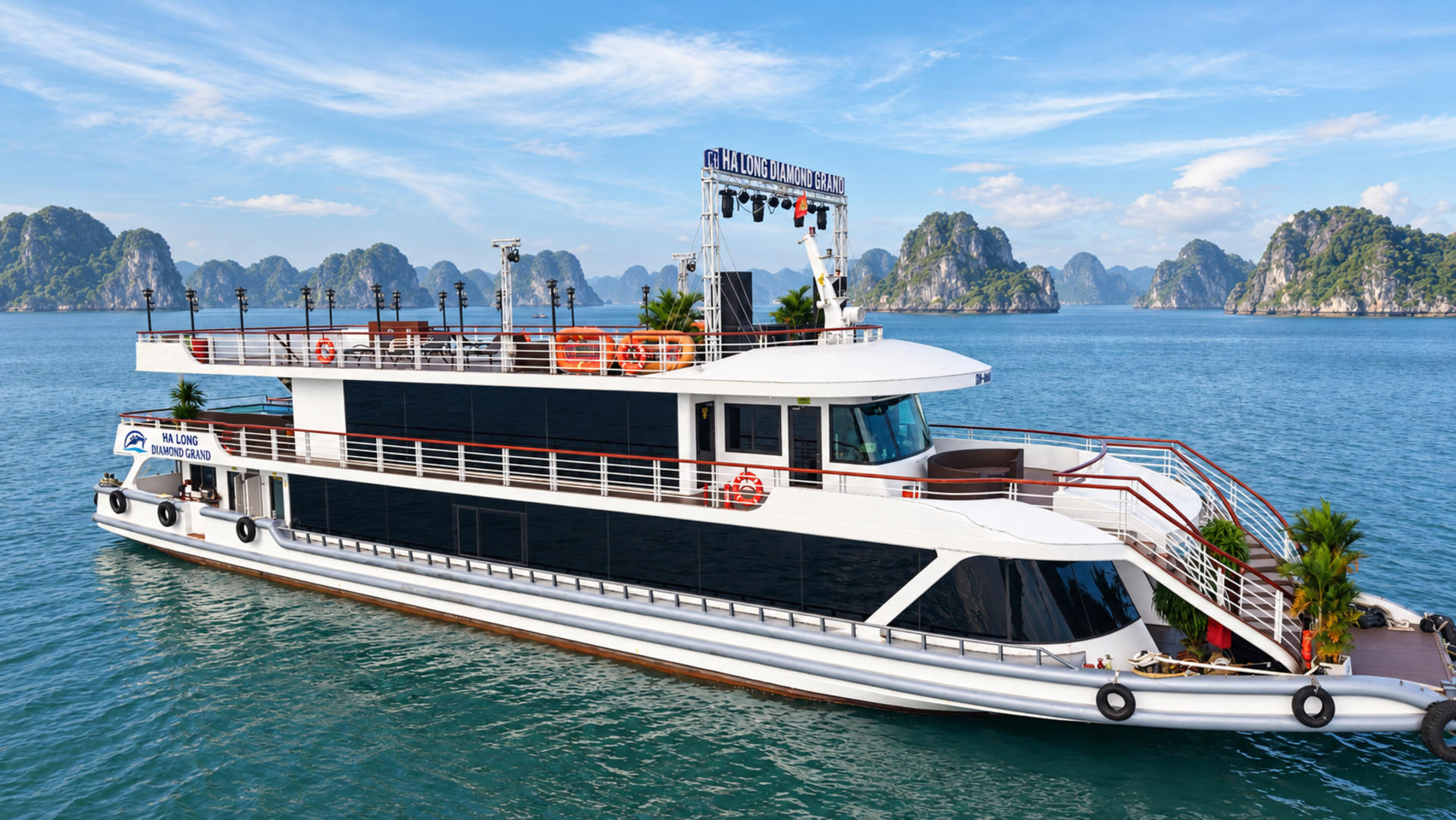 Diamond Grand Day Cruise: Ha Long Bay, Sung Sot & Ti Top Island - Thumbnail 3