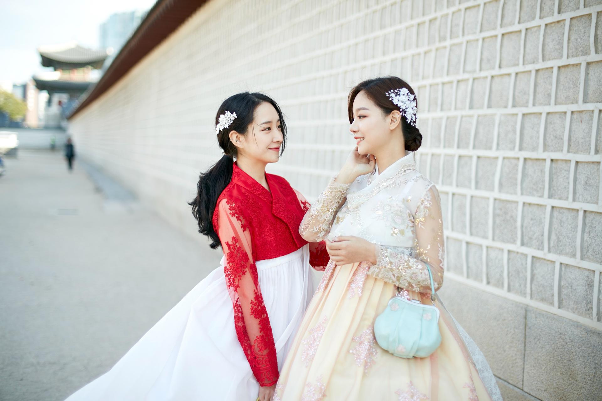 Hanbok Rental with Hairstyling & Accessories at Hanbokgirls - Thumbnail 7