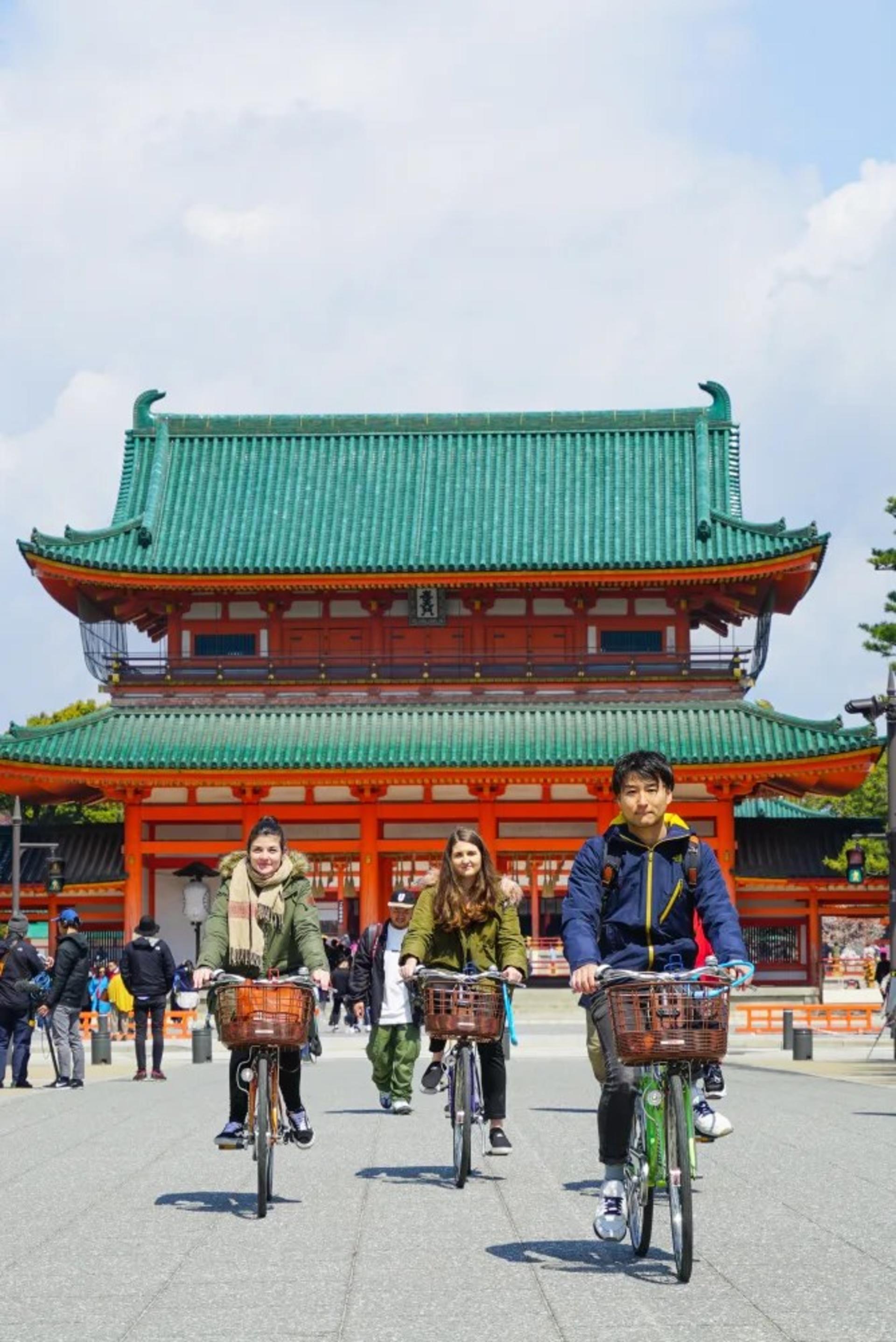 [W/Lunch] Kyoto Highlights Bike Tour with UNESCO Zen Temples - Thumbnail 3