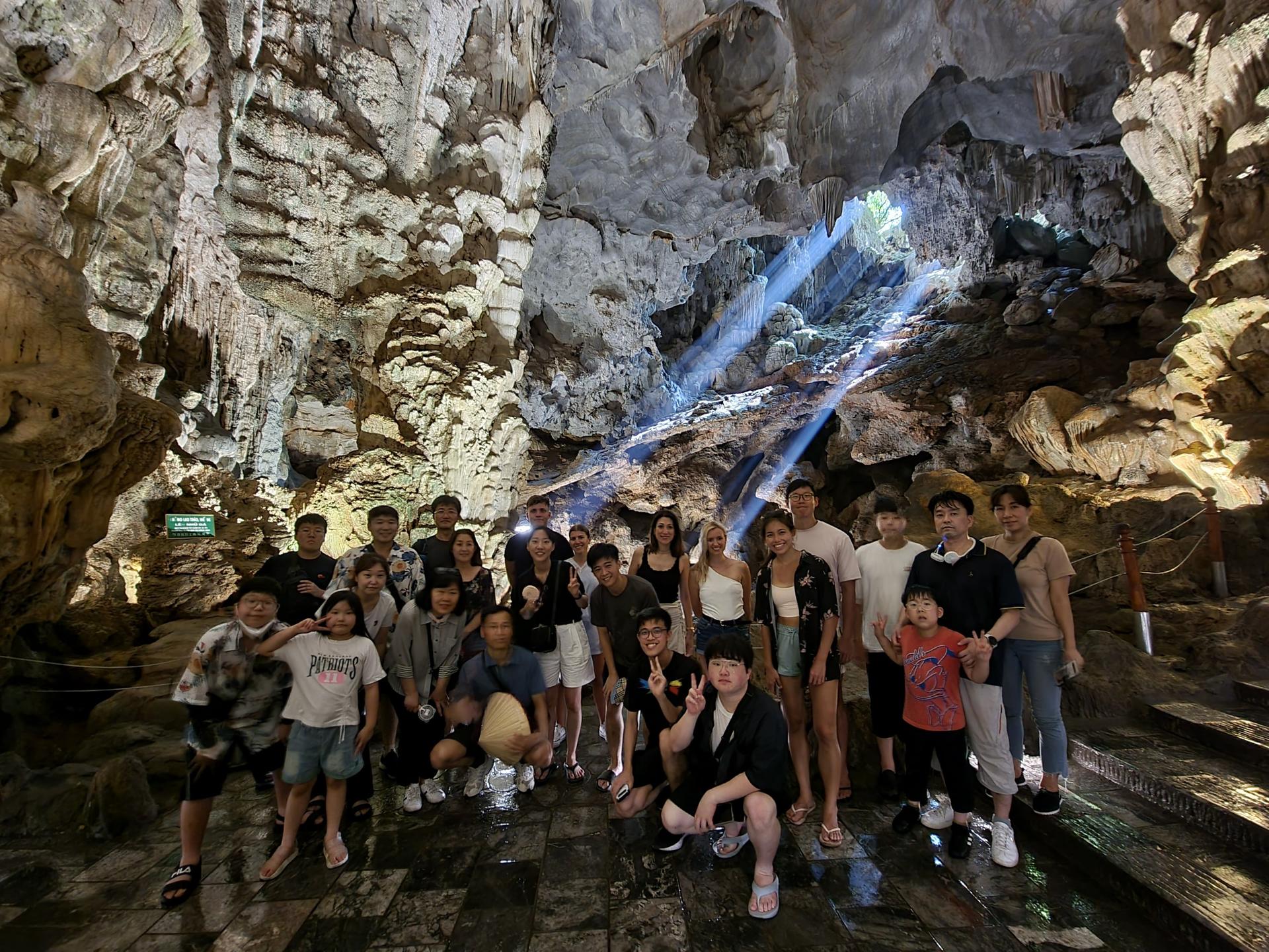 Dragonfly Day Cruise: Ha Long Bay, Thien Cung Cave, Kayaking - Thumbnail 8