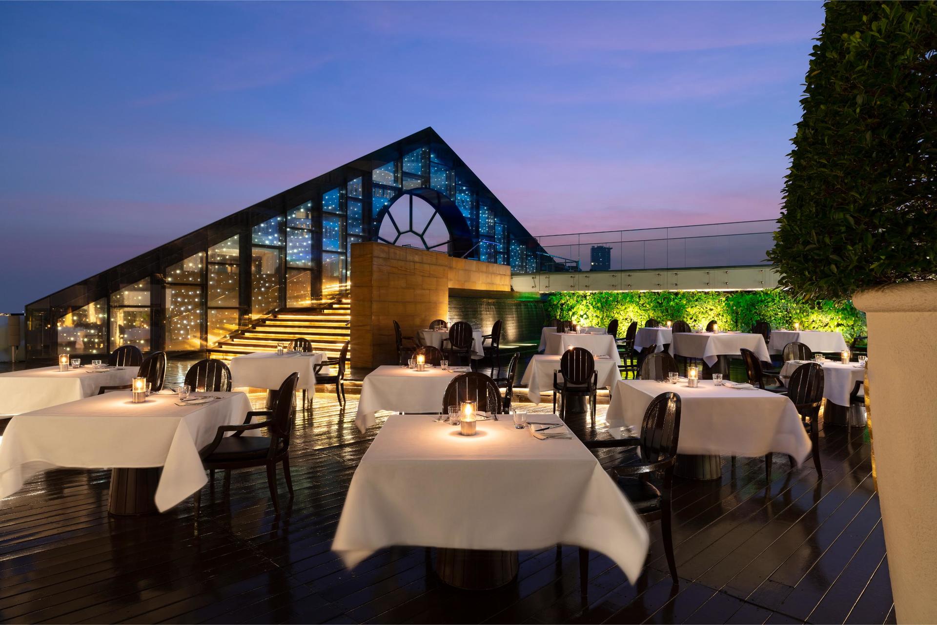 [Klook Exclusive] Breeze by lebua Rooftop Dining with Free Sky Bar Access - Thumbnail 10