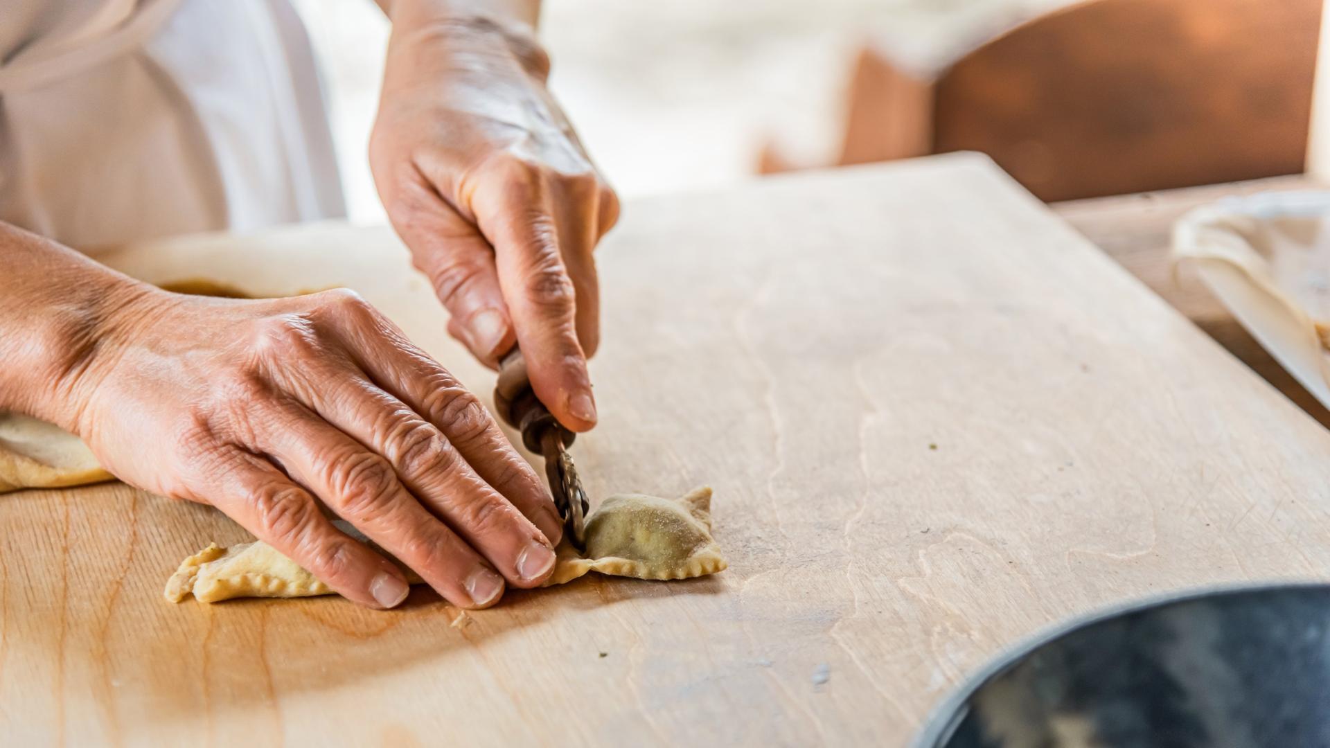 Pasta and tiramisu cooking class in Venice - Thumbnail 3