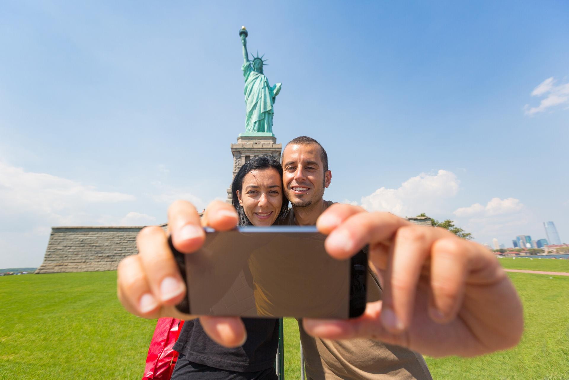 Statue of Liberty and Ellis Island Guided Tour in New York - Thumbnail 6