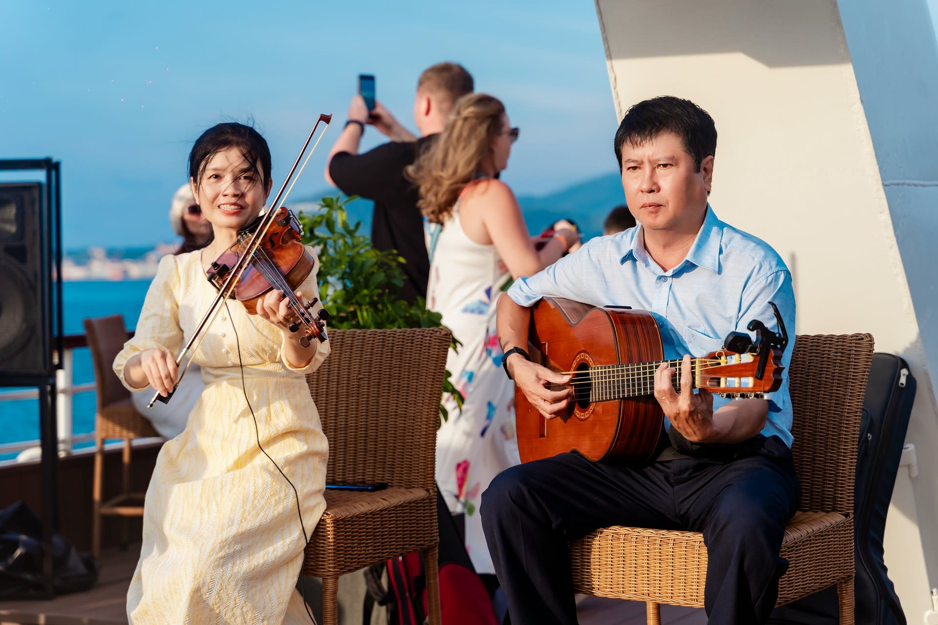 Sunset Cocktail and Dinner Luxury Emperor Cruise in Nha Trang - Thumbnail 20