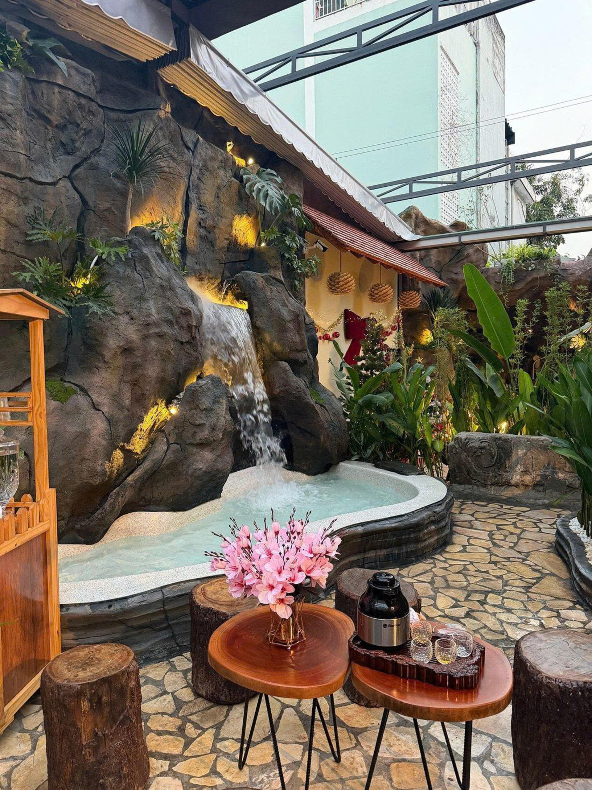 Hot Mineral Onsen, Jjimjilbang & Hair Wash at Onsen & Wellness Viet - Thumbnail 7