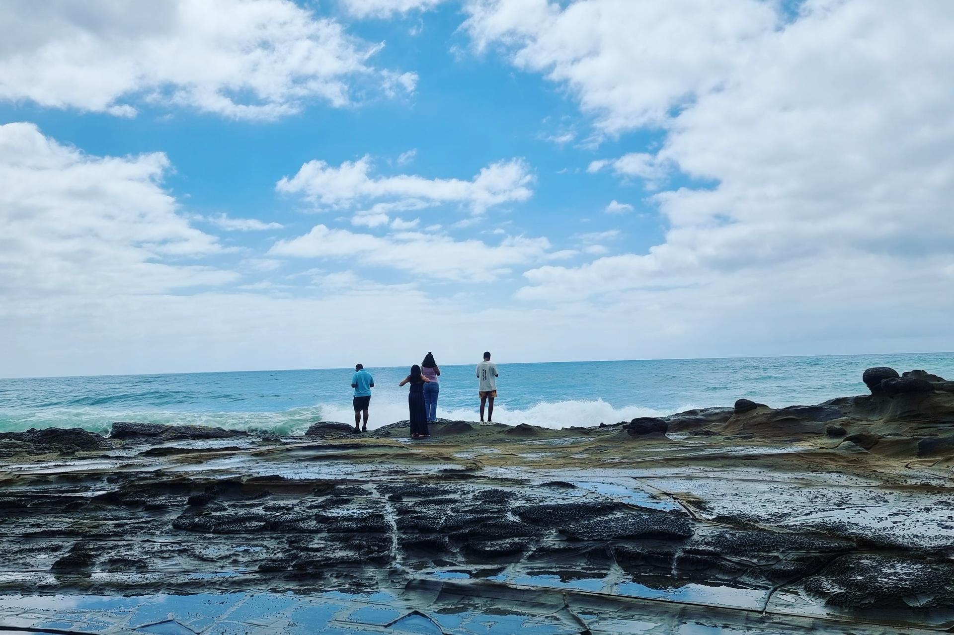 Great Ocean Road and 12 Apostles Private Day Tour - Image 1