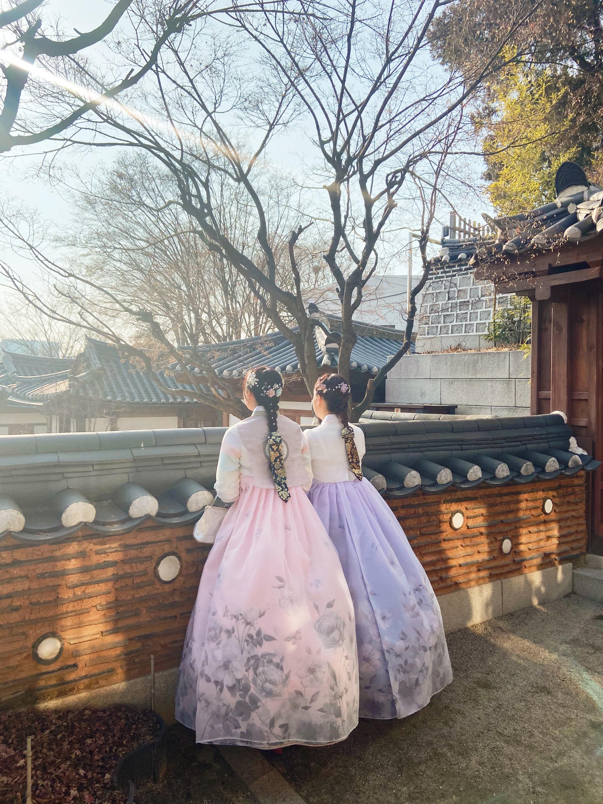 Byulgungteo Hanbok Experience Gyeongbokgung Branch - Image 1