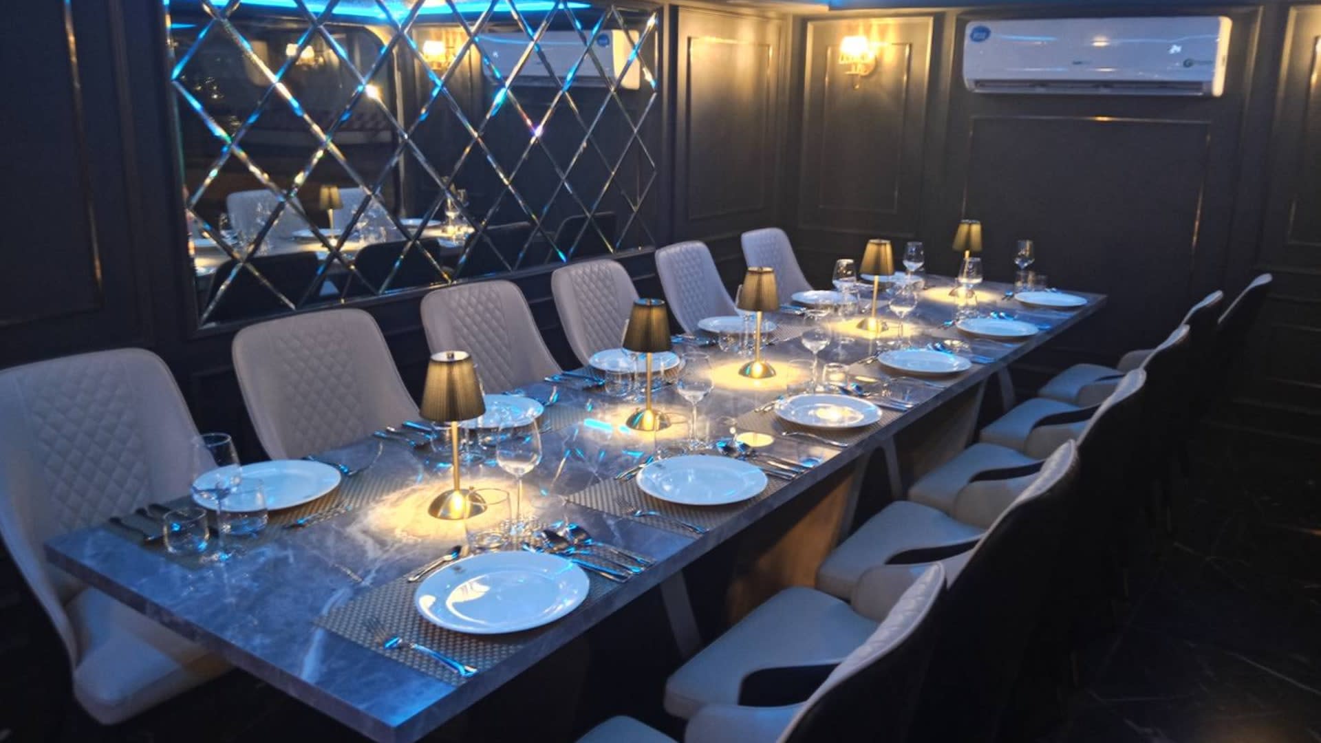 Noah Dinner Cruise in Bangkok - Thumbnail 17