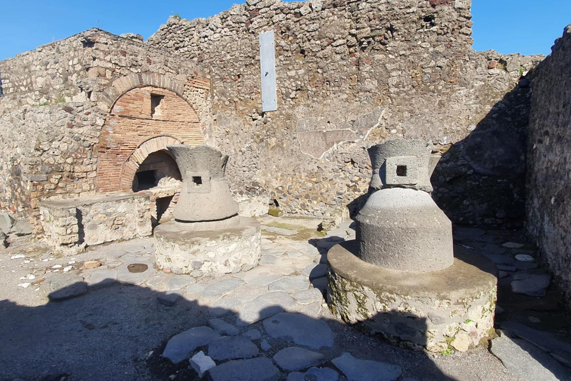 Capri Island and Pompeii Tour from Naples - Thumbnail 5