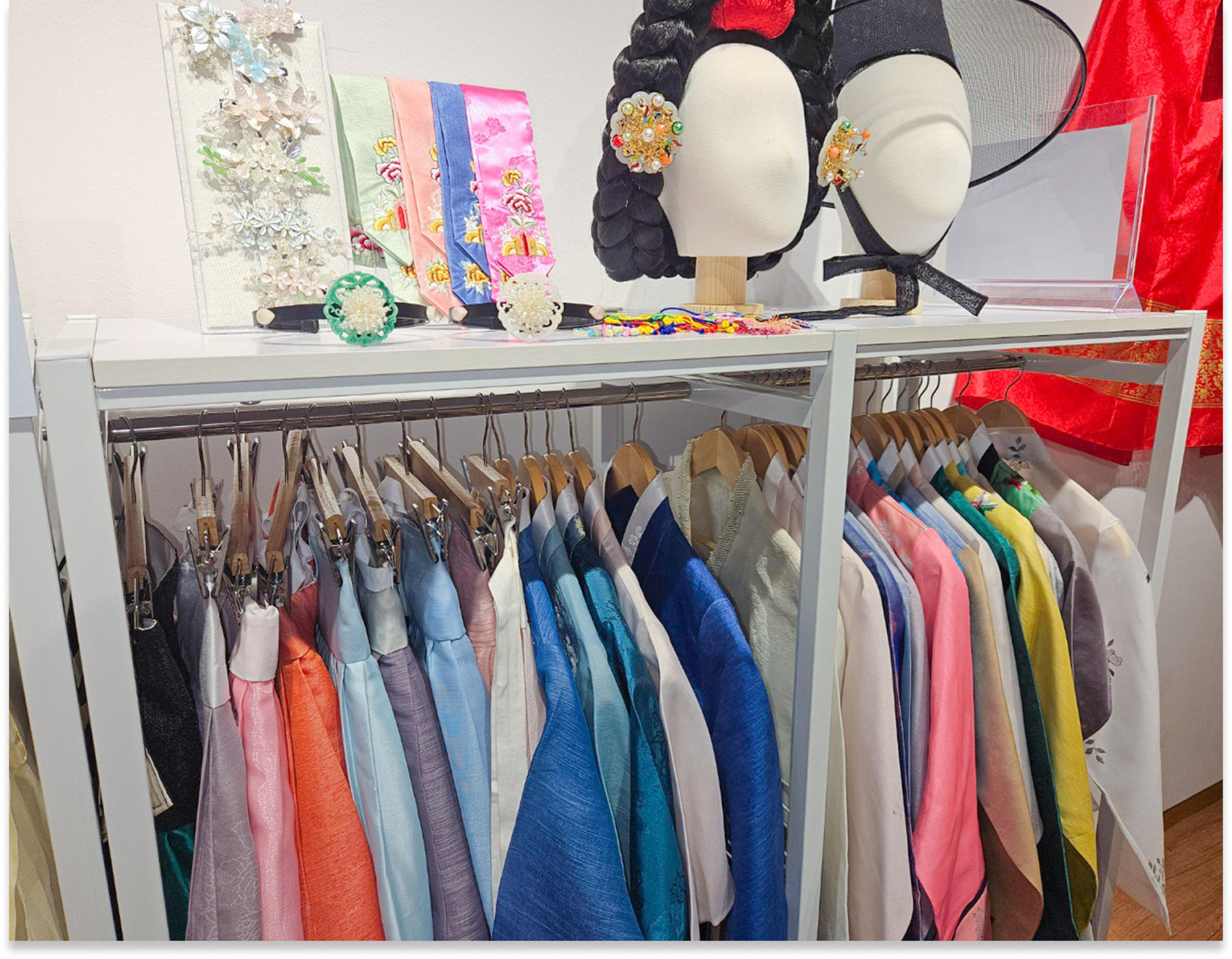 Seoul: Traditional Hanbok Rental Experience - Thumbnail 2