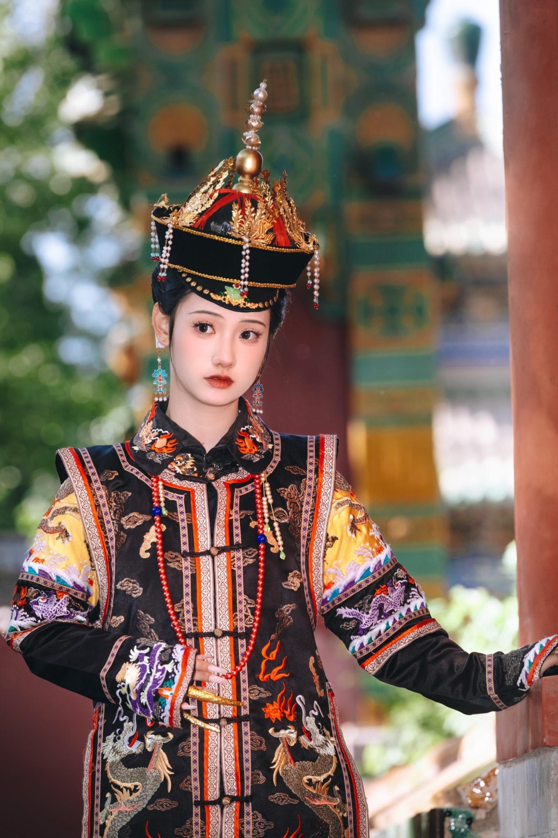 Beijing Ancient Costume Experience Photography [Free Choice of Clothing + Exquisite Makeup & Styling + Professional Photographer] - Thumbnail 4