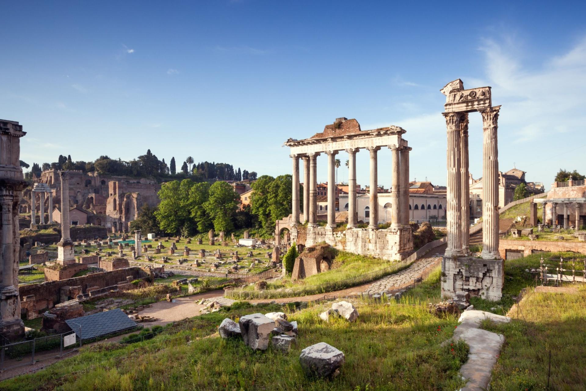 Rome Colosseum and Roman Forum VIP Guided Tour - Thumbnail 3