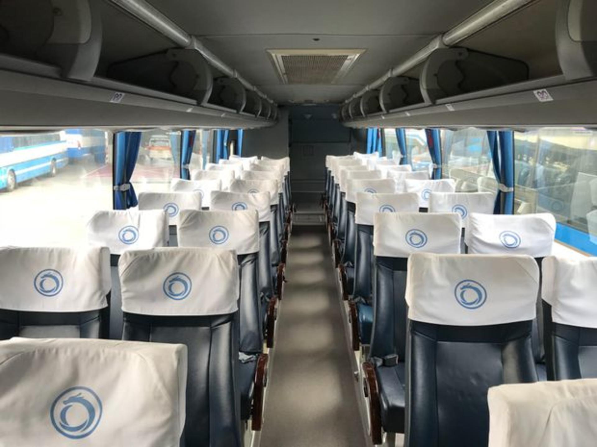 Shared Bus Transfer to Hua Hin - Thumbnail 3
