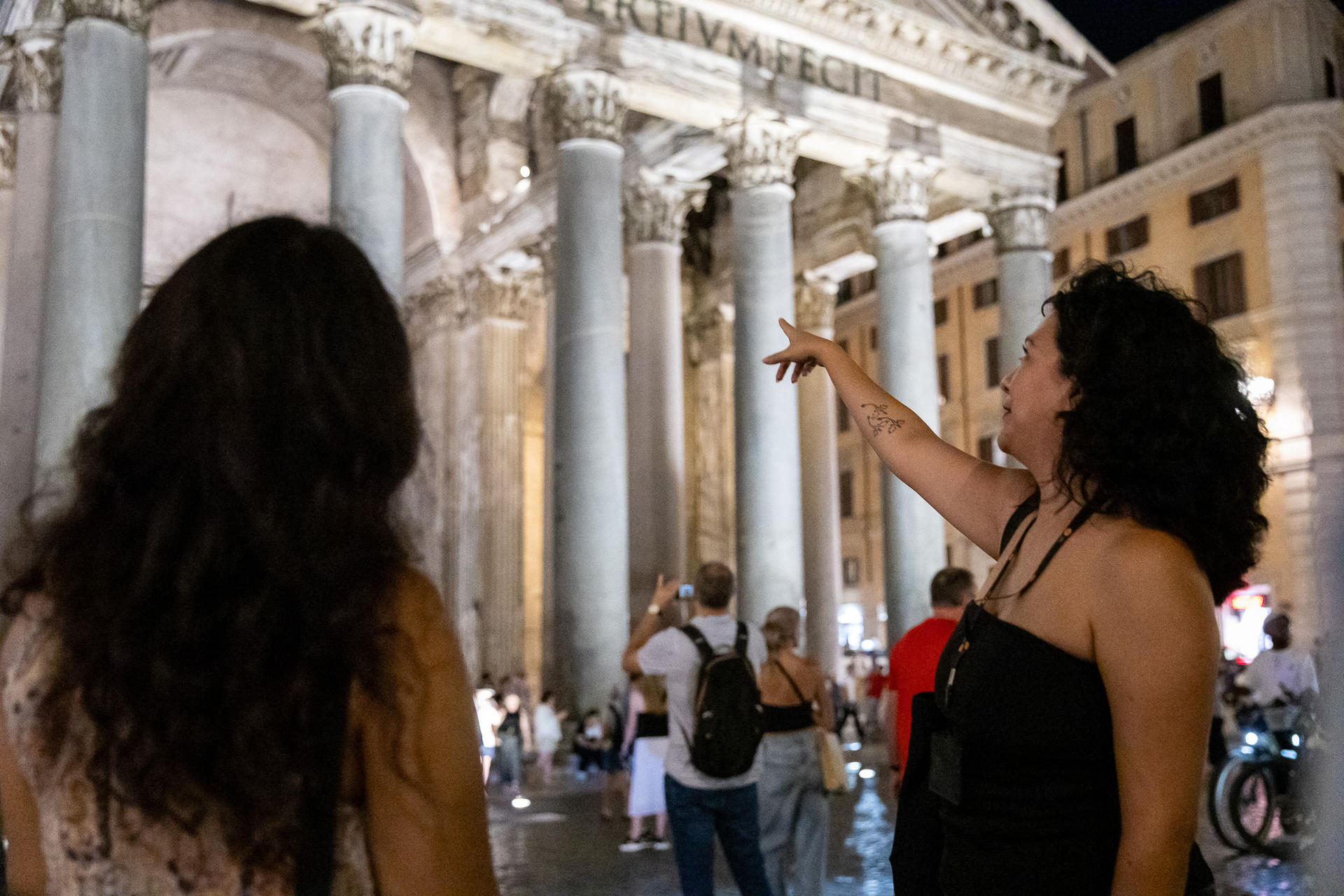 Rome City, Pantheon, and Trevi Fountain Night Walking Tour - Thumbnail 7