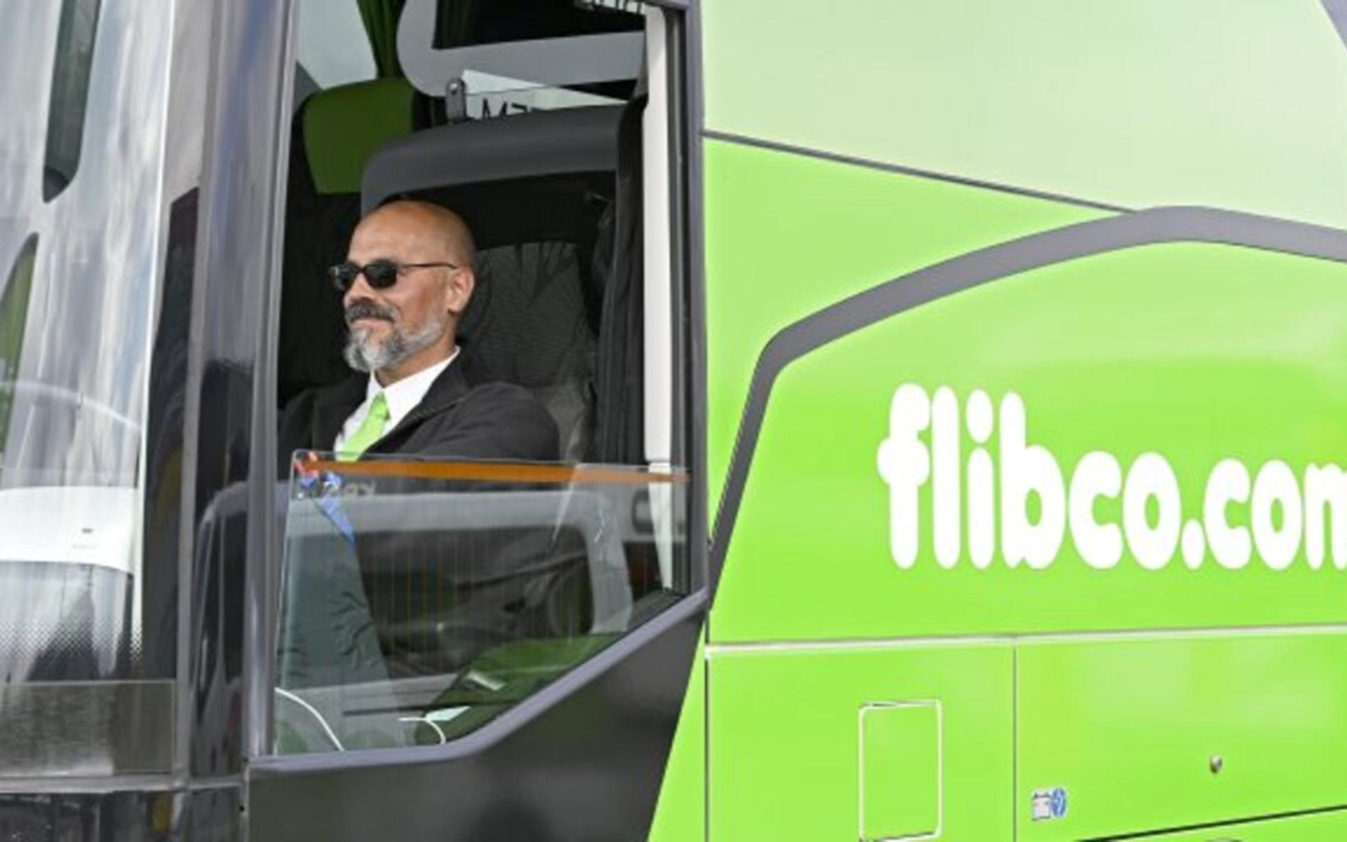 Milan Bergamo Airport to Como Shared Bus Transfer by Filbco - Thumbnail 6