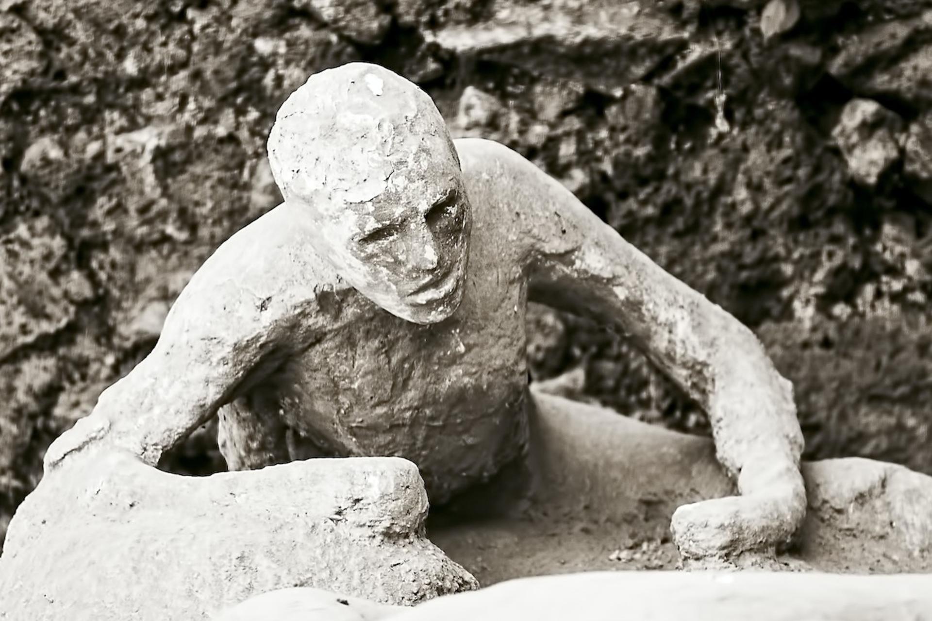 Pompeii and Mount Vesuvius Guided Tour from Naples - Thumbnail 7