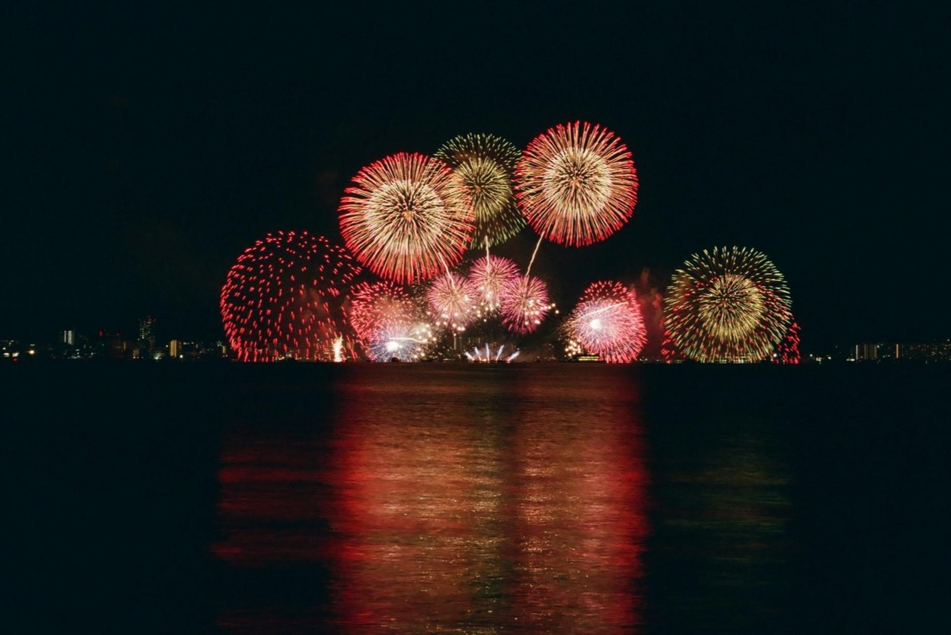 Fireworks Cruise in Oahu - Image 1