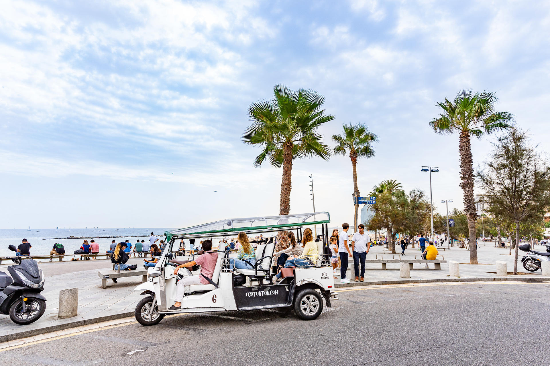 Tuk Tuk Tour in Barcelona - Thumbnail 16