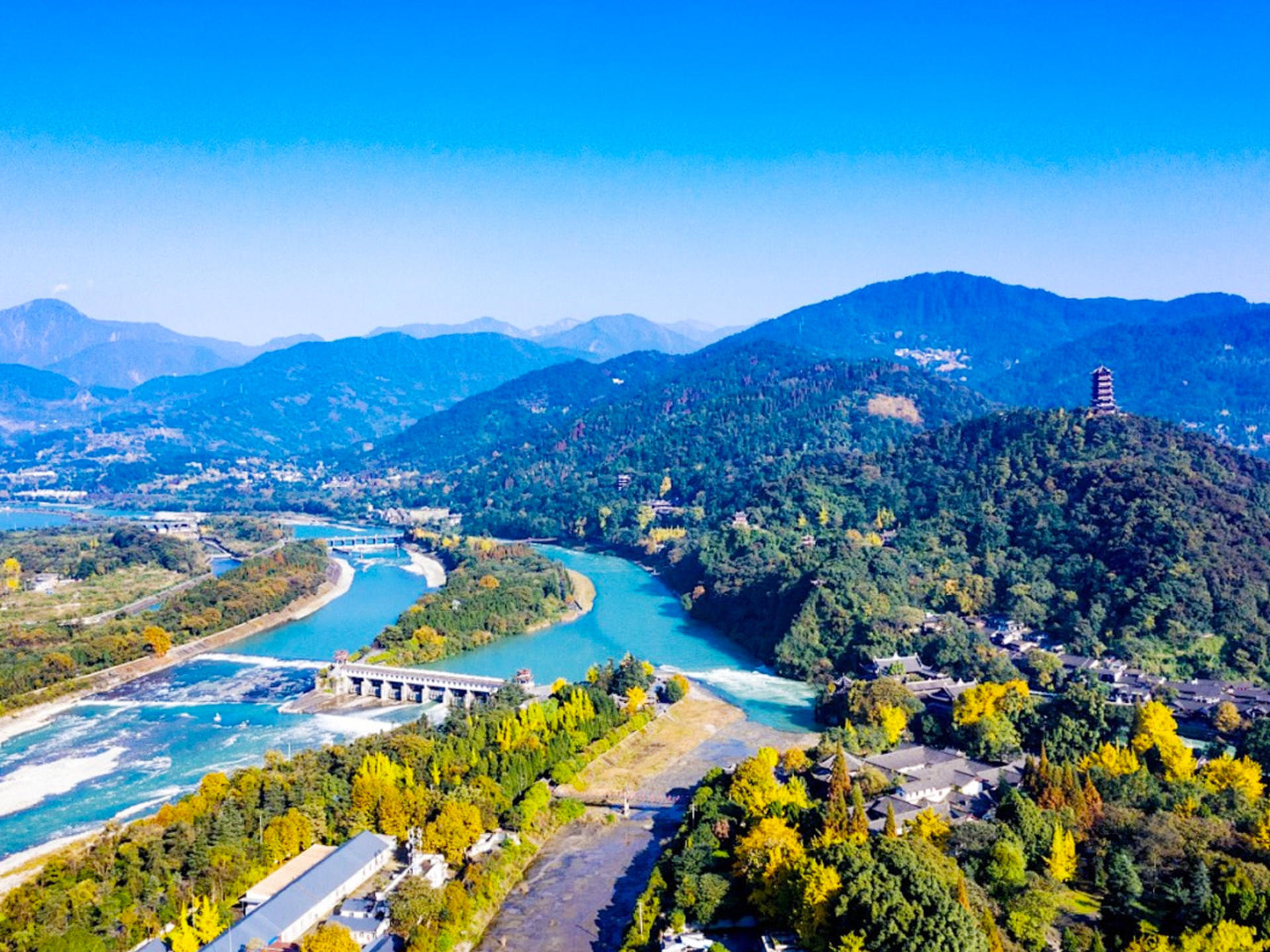 Sichuan Private Tour (optional guides in Chinese/English/Thai/Korean, etc.) - Image 1