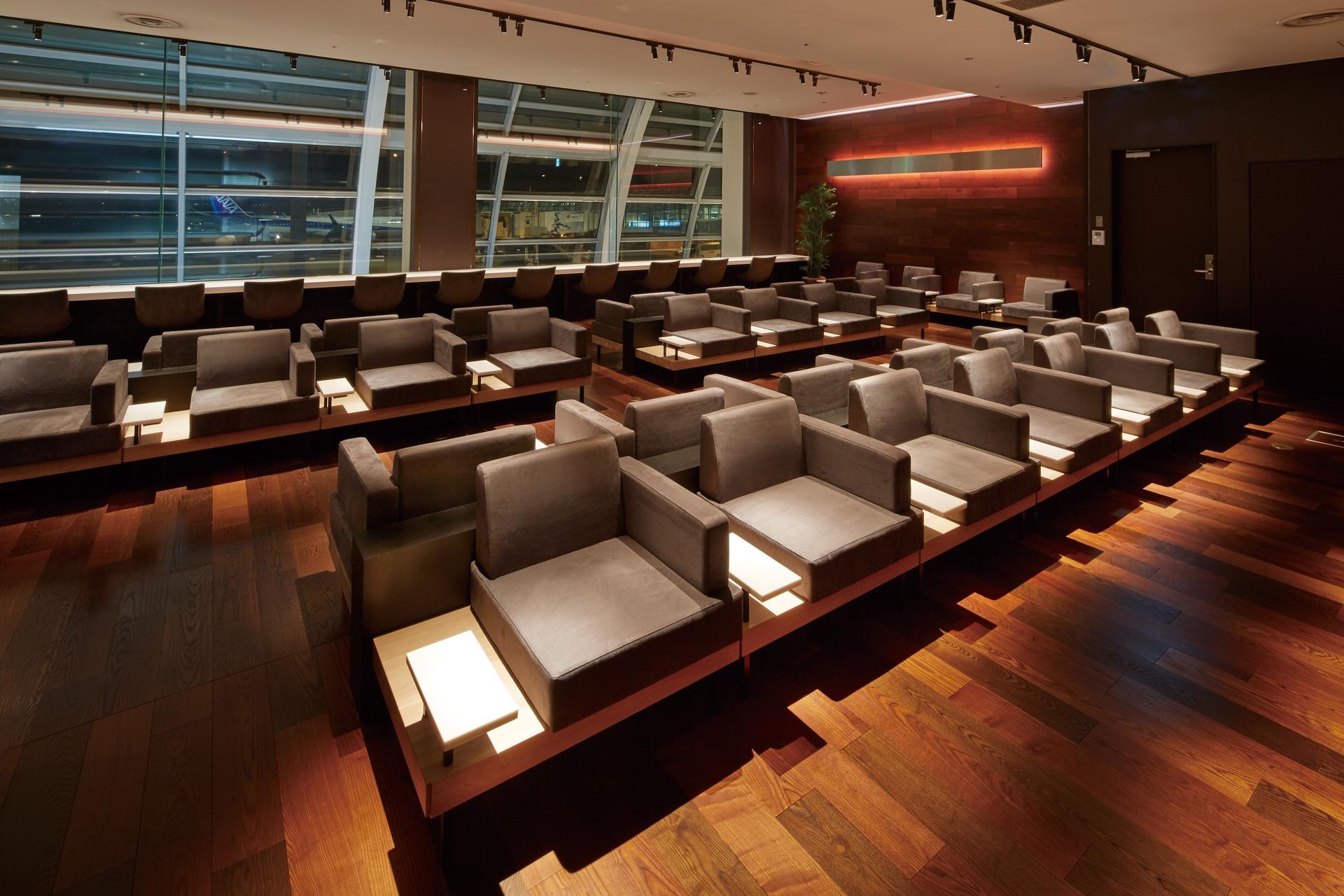 Tokyo (Haneda) International Airport Lounge Service by AIRPORT LOUNGE (South) - Thumbnail 2