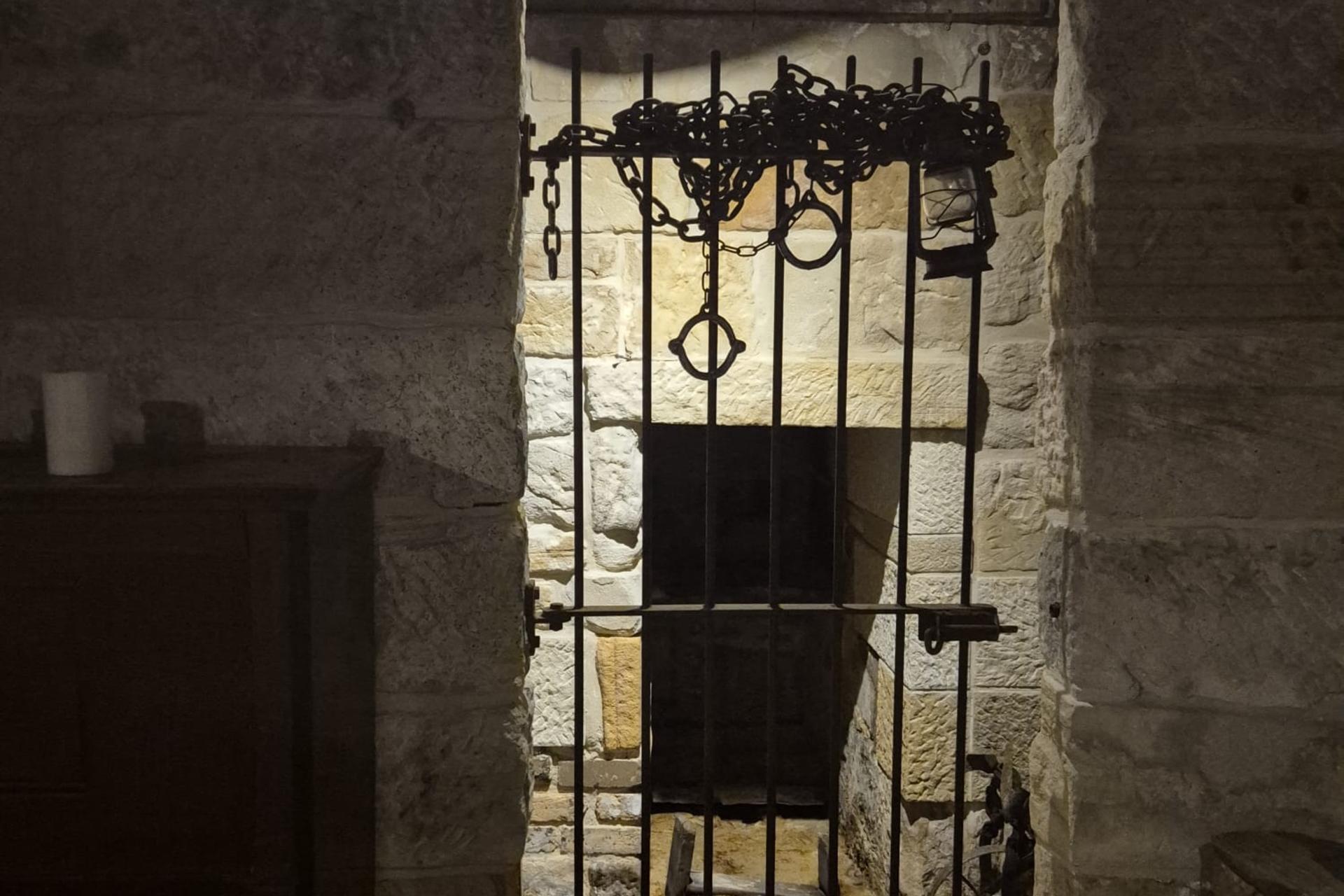 Phantom Pursuit Sydney Rocks Investigation Tour - Thumbnail 4