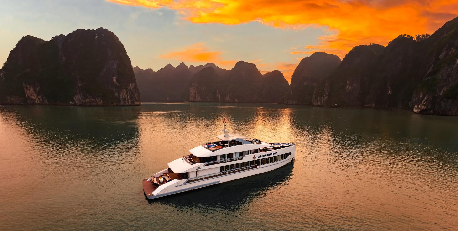 Symphony Day Cruise: Ha Long Bay, Sung Sot, Ti Top - Thumbnail 2