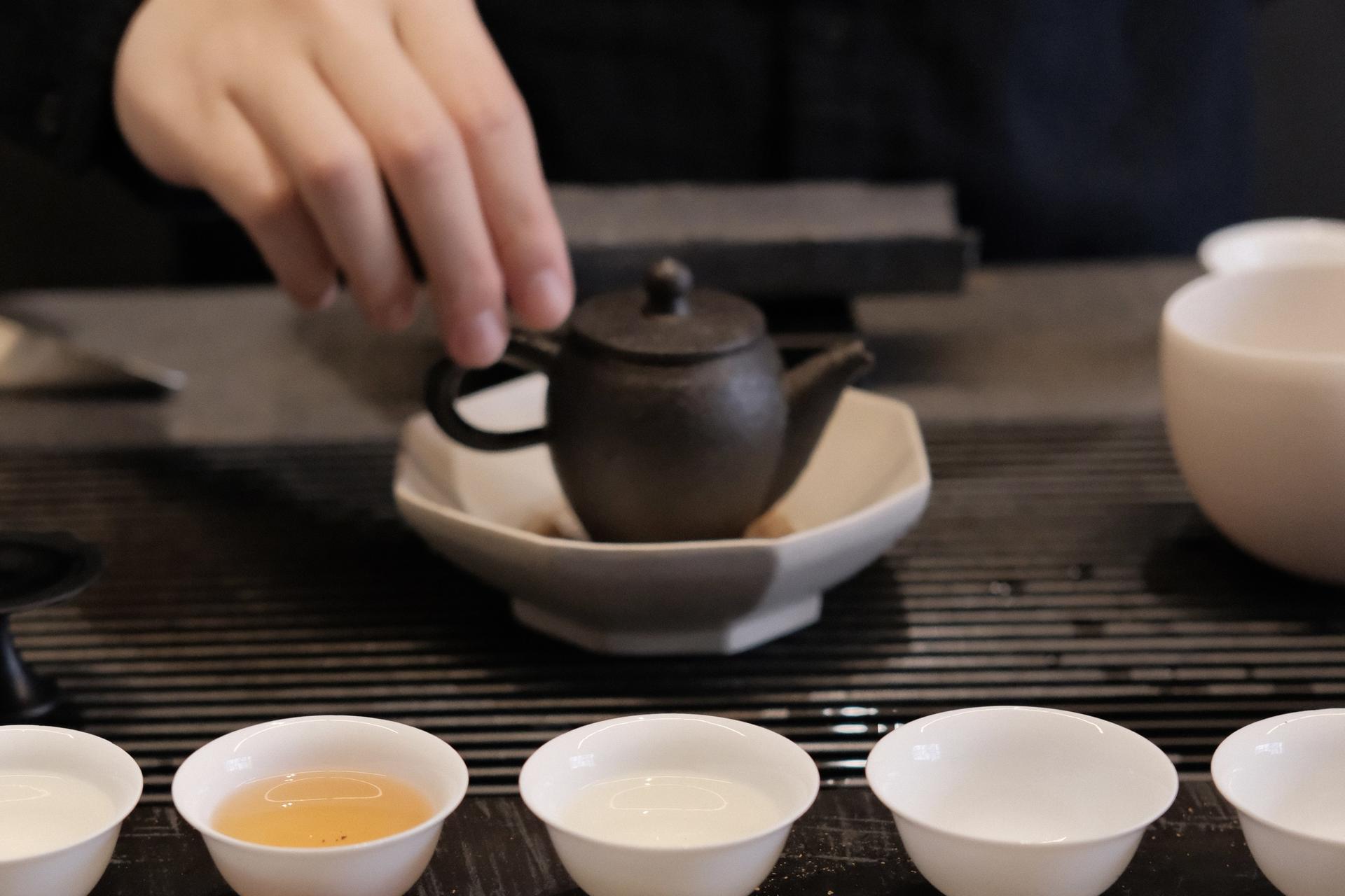 Shanghai Chinese Tea Tasting Experience with Five Teas - Thumbnail 4