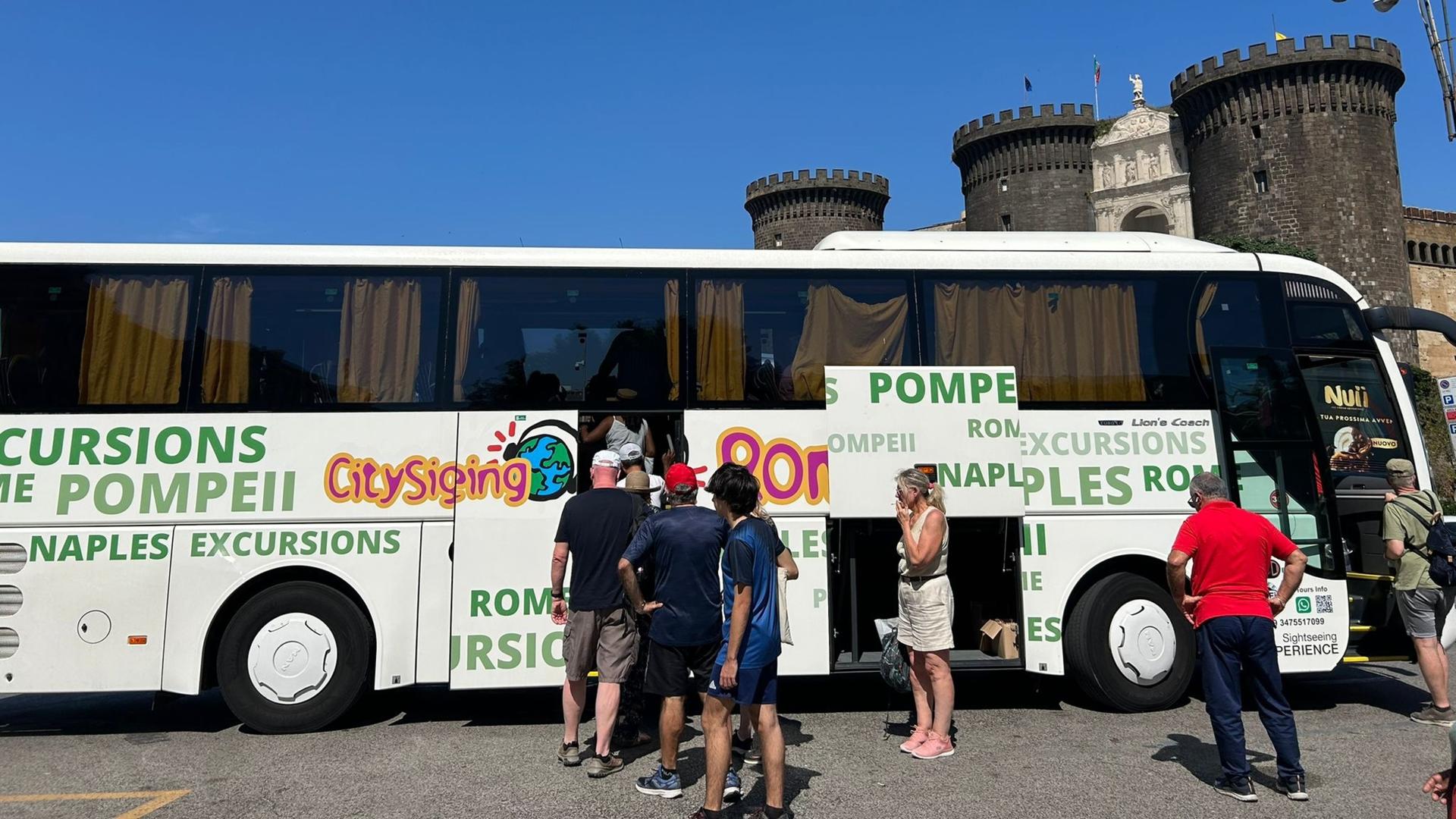 Civitavecchia - Rome bus by City Sightseeing - Thumbnail 3