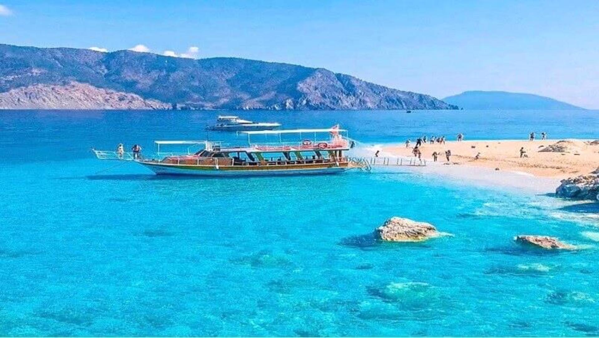 Suluada Island Sunset Boat Tour with Transfers - Thumbnail 17