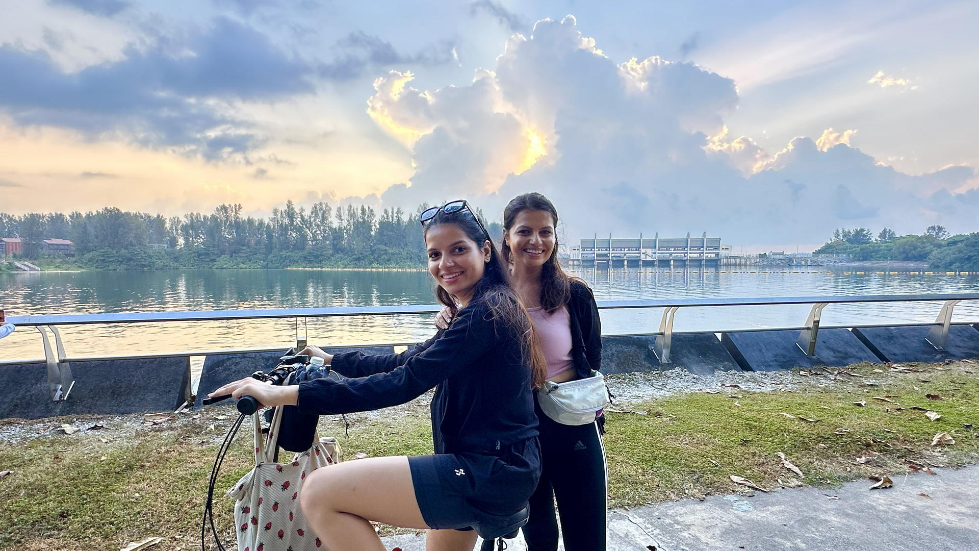Singapore Sunrise Cycling Tour (Hidden Nature + Local Breakfast) - Thumbnail 19
