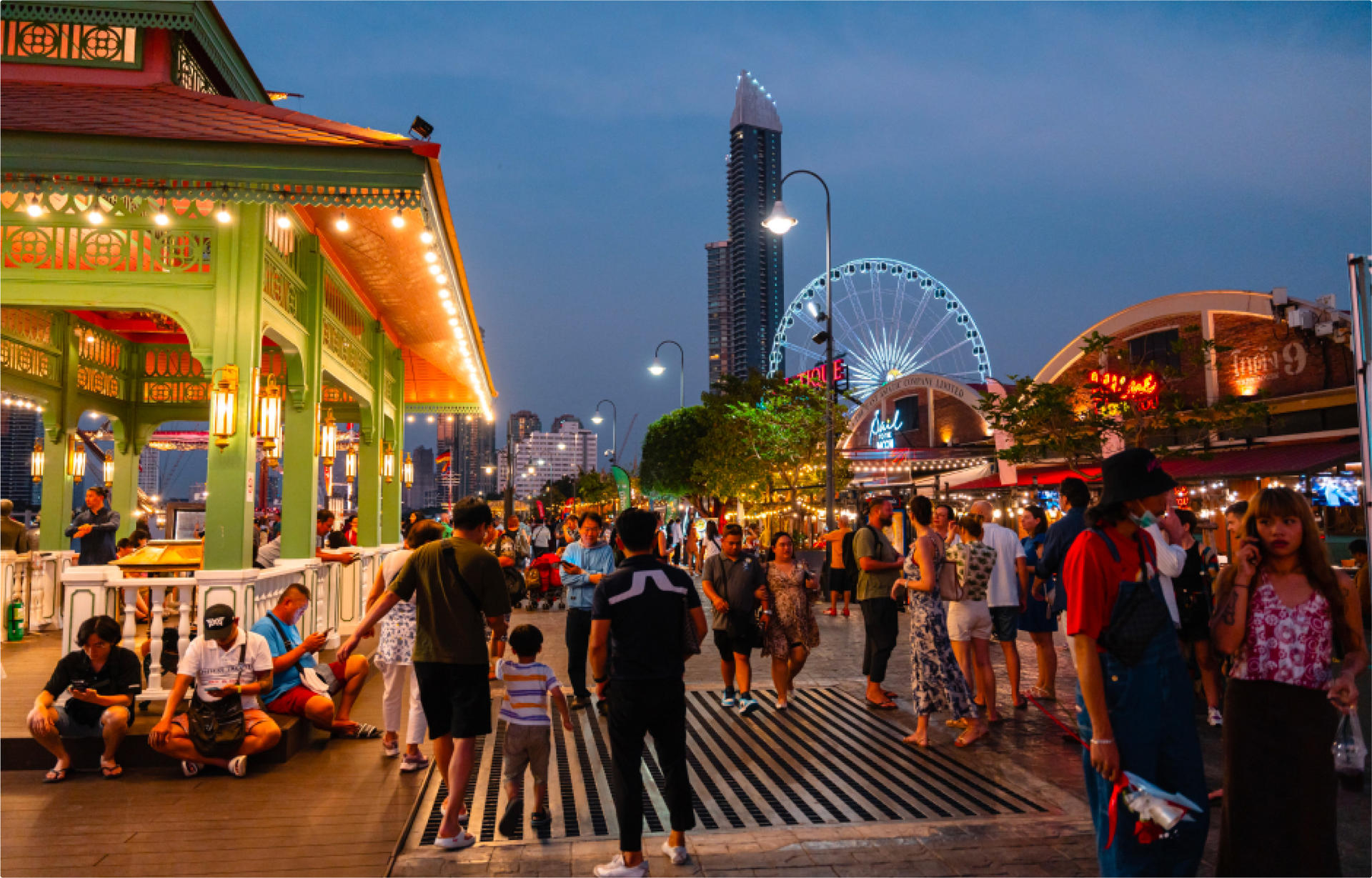 Asiatique Sky Ferris Wheel in Bangkok - Thumbnail 7